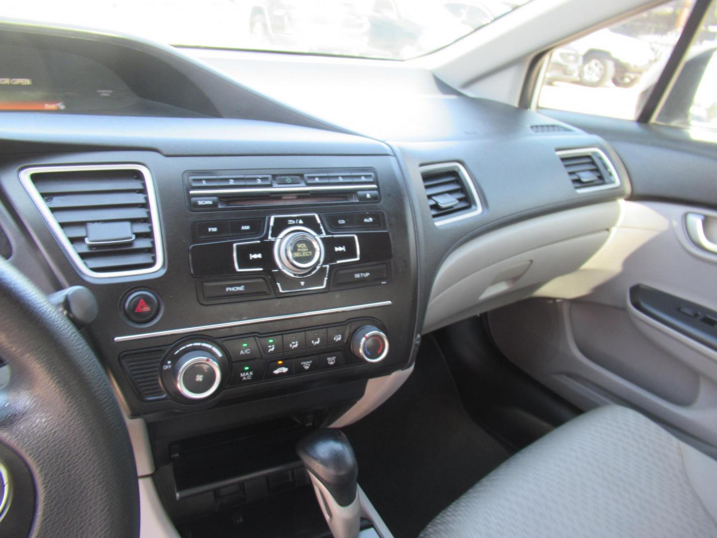 2014 Silver /Gray Honda Civic LX Sedan CVT (19XFB2F53EE) with an 1.8L L4 SOHC 16V engine, Automatic transmission, located at 1511 North Shepherd Dr., Houston, TX, 77008, (281) 657-1221, 29.798361, -95.412560 - 2014 HONDA CIVIC LXVIN: 19XFB2F53EE014802SEDAN 4 DR1.8L I4 F SOHC 16VGASOLINEFRONT WHEEL DRIVE - Photo#4