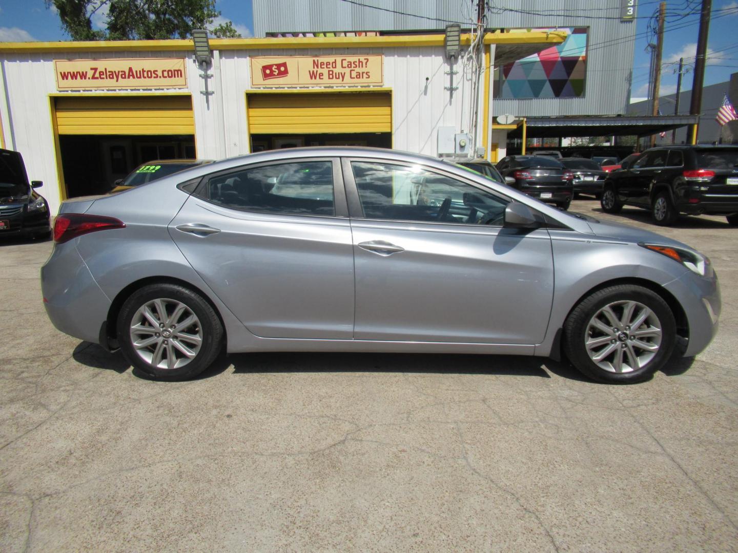 2016 Gray /Black Hyundai Elantra Limited (5NPDH4AE3GH) with an 1.8L L4 DOHC 16V engine, Automatic transmission, located at 1511 North Shepherd Dr., Houston, TX, 77008, (281) 657-1221, 29.798361, -95.412560 - 2016 HYUNDAI ELANTRA SE/SPORT/LIMITED VIN: 5NPDH4AE3GH658422 SEDAN 4 DR 1.8L I4 F DOHC 16V GASOLINE FRONT WHEEL DRIVE - Photo#0