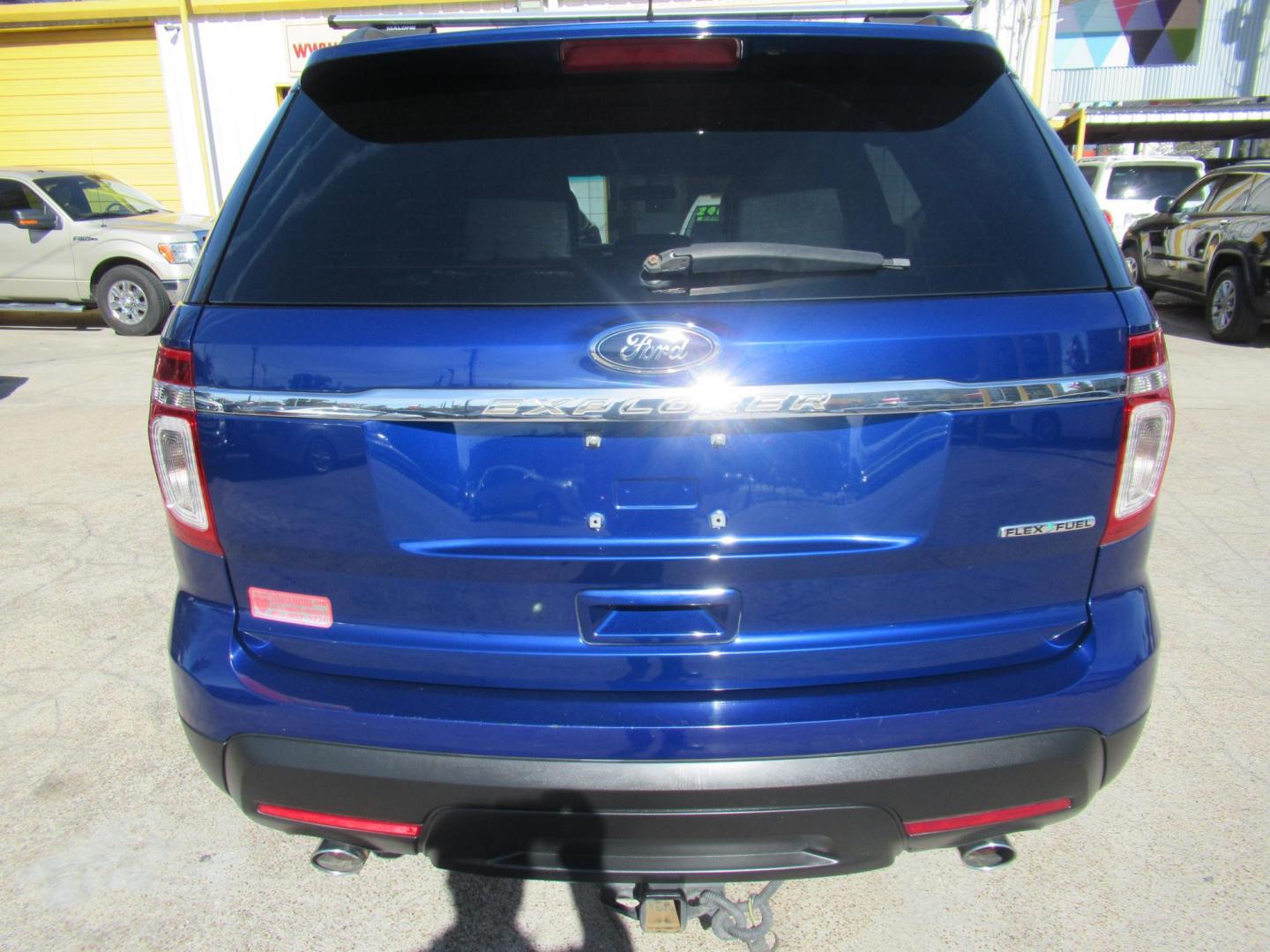 2013 Blue /Black Ford Explorer Base FWD (1FM5K7B82DG) with an 3.5L V6 DOHC 24V engine, Automatic transmission, located at 1511 North Shepherd Dr., Houston, TX, 77008, (281) 657-1221, 29.798361, -95.412560 - 2013 FORD EXPLORER BASE VIN: 1FM5K7B82DGB33475 1 F M 5 K 7 B 8 2 D G B 3 3 4 7 5 4 DOOR WAGON/SPORT UTILITY 3.5L V6 F DOHC 24V GASOLINE FRONT WHEEL DRIVE - Photo#20