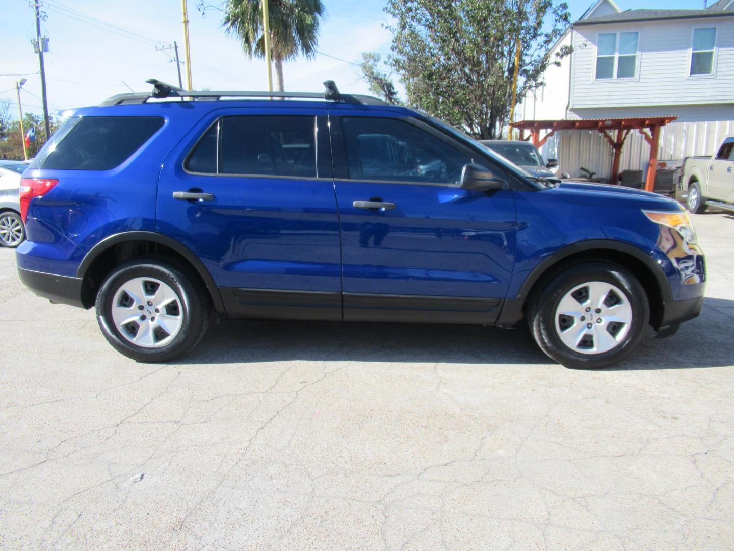 2013 Blue /Black Ford Explorer Base FWD (1FM5K7B82DG) with an 3.5L V6 DOHC 24V engine, Automatic transmission, located at 1511 North Shepherd Dr., Houston, TX, 77008, (281) 657-1221, 29.798361, -95.412560 - 2013 FORD EXPLORER BASE VIN: 1FM5K7B82DGB33475 1 F M 5 K 7 B 8 2 D G B 3 3 4 7 5 4 DOOR WAGON/SPORT UTILITY 3.5L V6 F DOHC 24V GASOLINE FRONT WHEEL DRIVE - Photo#21