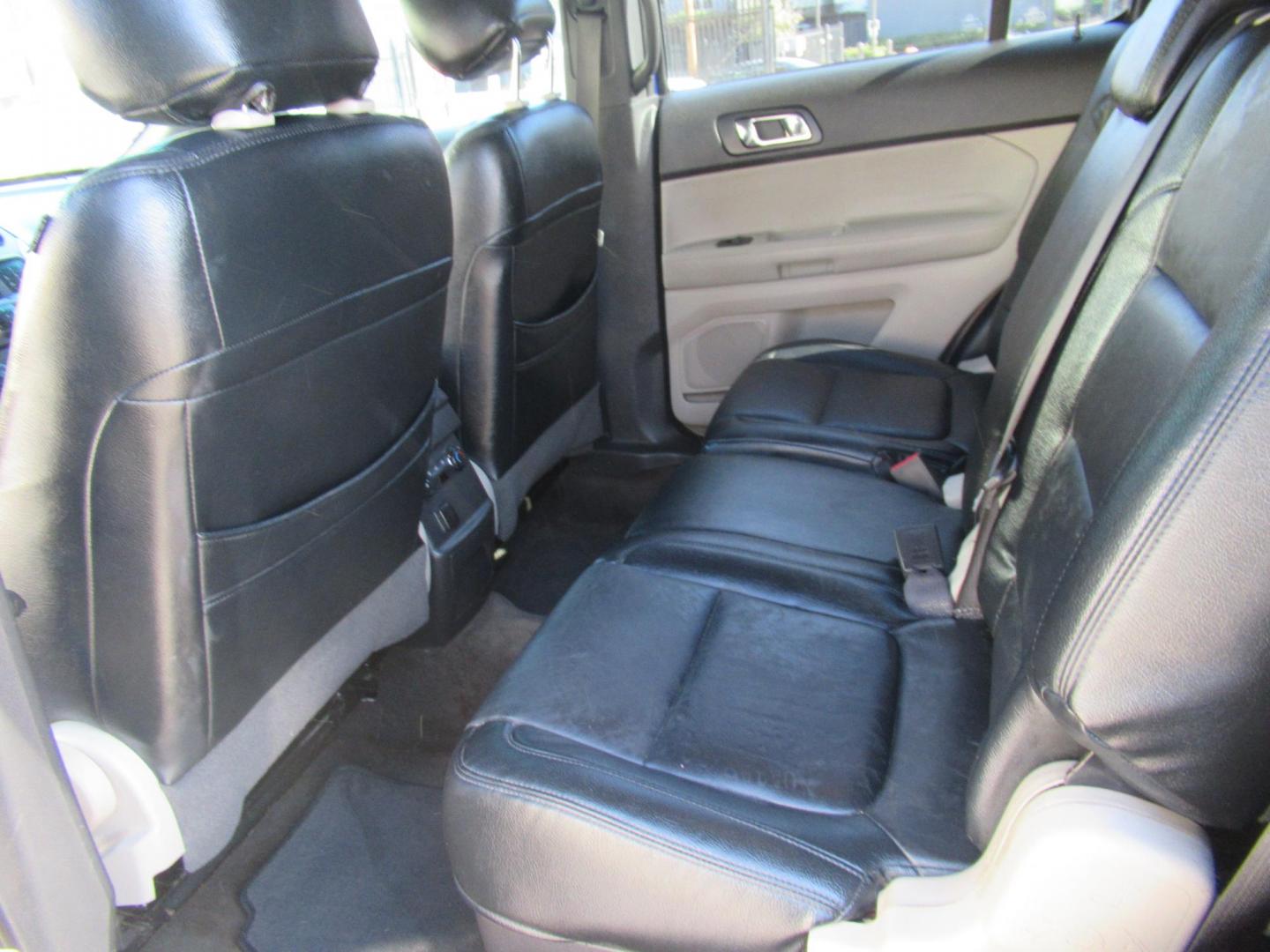 2013 Blue /Black Ford Explorer Base FWD (1FM5K7B82DG) with an 3.5L V6 DOHC 24V engine, Automatic transmission, located at 1511 North Shepherd Dr., Houston, TX, 77008, (281) 657-1221, 29.798361, -95.412560 - 2013 FORD EXPLORER BASE VIN: 1FM5K7B82DGB33475 1 F M 5 K 7 B 8 2 D G B 3 3 4 7 5 4 DOOR WAGON/SPORT UTILITY 3.5L V6 F DOHC 24V GASOLINE FRONT WHEEL DRIVE - Photo#6