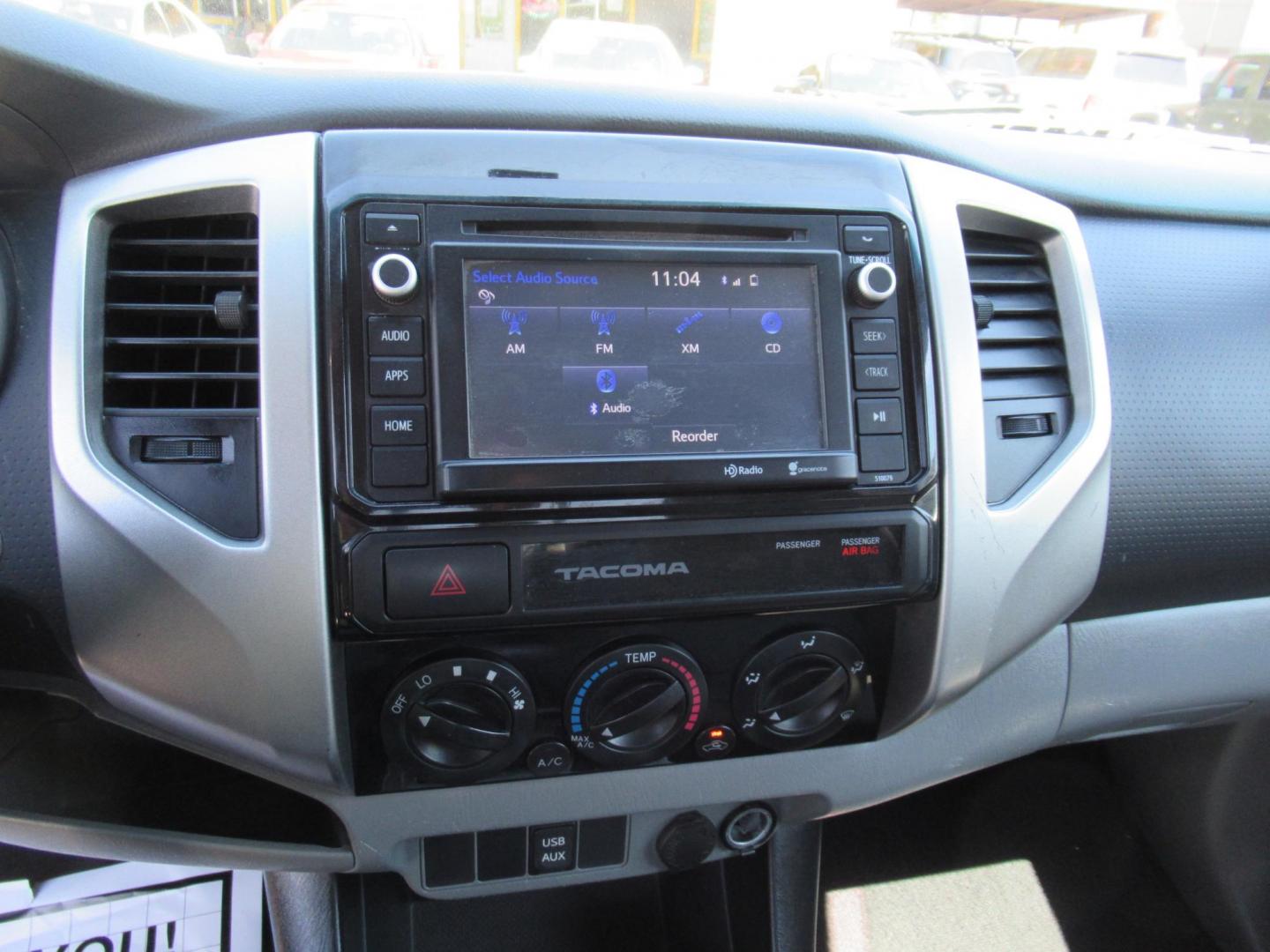 2015 Gray /Gray Toyota Tacoma PreRunner Access Cab V6 AT 2WD (5TFTU4GN5FX) with an 4.0L V6 DOHC 24V engine, Automatic transmission, located at 1511 North Shepherd Dr., Houston, TX, 77008, (281) 657-1221, 29.798361, -95.412560 - 2015 TOYOTA TACOMA PRERUNNER V6 VIN: 5TFTU4GN5FX079322 5 T F T U 4 G N 5 F X 0 7 9 3 2 2 CLUB CAB PICKUP 4.0L V6 F DOHC 24V GASOLINE REAR WHEEL DRIVE - Photo#2