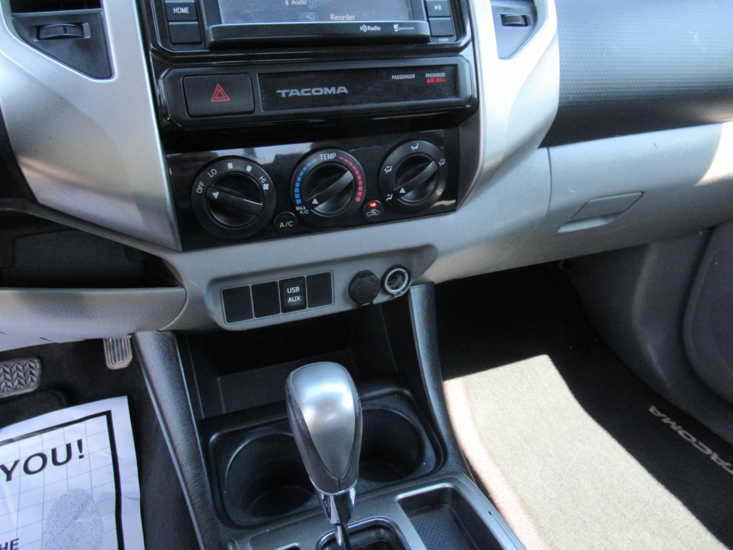 2015 Gray /Gray Toyota Tacoma PreRunner Access Cab V6 AT 2WD (5TFTU4GN5FX) with an 4.0L V6 DOHC 24V engine, Automatic transmission, located at 1511 North Shepherd Dr., Houston, TX, 77008, (281) 657-1221, 29.798361, -95.412560 - 2015 TOYOTA TACOMA PRERUNNER V6 VIN: 5TFTU4GN5FX079322 5 T F T U 4 G N 5 F X 0 7 9 3 2 2 CLUB CAB PICKUP 4.0L V6 F DOHC 24V GASOLINE REAR WHEEL DRIVE - Photo#3