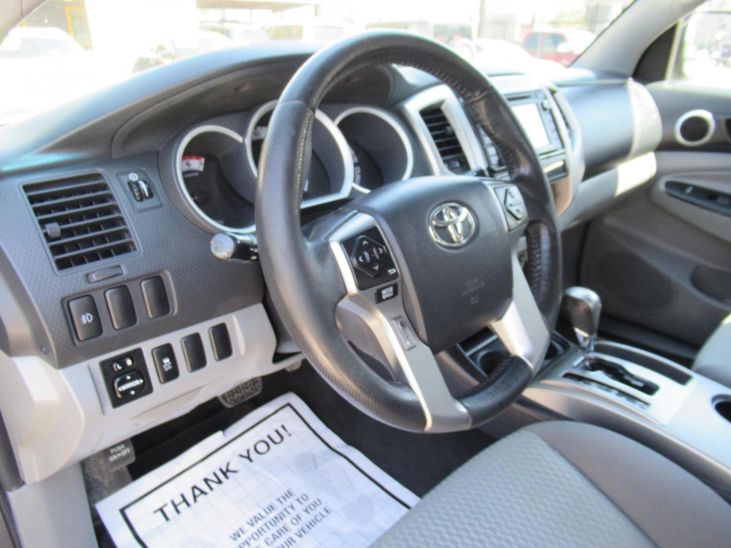 2015 Gray /Gray Toyota Tacoma PreRunner Access Cab V6 AT 2WD (5TFTU4GN5FX) with an 4.0L V6 DOHC 24V engine, Automatic transmission, located at 1511 North Shepherd Dr., Houston, TX, 77008, (281) 657-1221, 29.798361, -95.412560 - 2015 TOYOTA TACOMA PRERUNNER V6 VIN: 5TFTU4GN5FX079322 5 T F T U 4 G N 5 F X 0 7 9 3 2 2 CLUB CAB PICKUP 4.0L V6 F DOHC 24V GASOLINE REAR WHEEL DRIVE - Photo#6