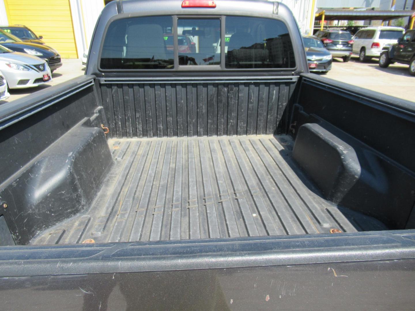 2015 Gray /Gray Toyota Tacoma PreRunner Access Cab V6 AT 2WD (5TFTU4GN5FX) with an 4.0L V6 DOHC 24V engine, Automatic transmission, located at 1511 North Shepherd Dr., Houston, TX, 77008, (281) 657-1221, 29.798361, -95.412560 - 2015 TOYOTA TACOMA PRERUNNER V6 VIN: 5TFTU4GN5FX079322 5 T F T U 4 G N 5 F X 0 7 9 3 2 2 CLUB CAB PICKUP 4.0L V6 F DOHC 24V GASOLINE REAR WHEEL DRIVE - Photo#12