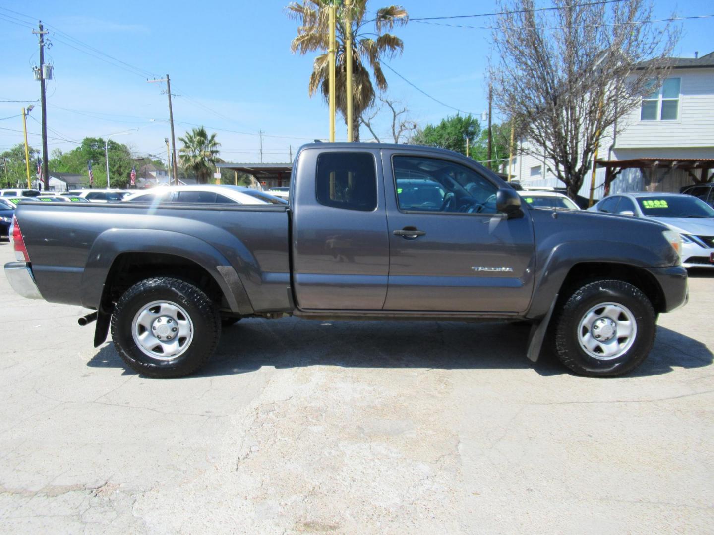 2015 Gray /Gray Toyota Tacoma PreRunner Access Cab V6 AT 2WD (5TFTU4GN5FX) with an 4.0L V6 DOHC 24V engine, Automatic transmission, located at 1511 North Shepherd Dr., Houston, TX, 77008, (281) 657-1221, 29.798361, -95.412560 - 2015 TOYOTA TACOMA PRERUNNER V6 VIN: 5TFTU4GN5FX079322 5 T F T U 4 G N 5 F X 0 7 9 3 2 2 CLUB CAB PICKUP 4.0L V6 F DOHC 24V GASOLINE REAR WHEEL DRIVE - Photo#26