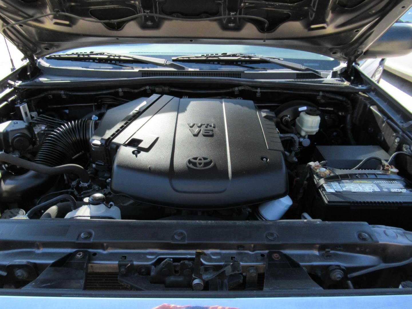 2015 Gray /Gray Toyota Tacoma PreRunner Access Cab V6 AT 2WD (5TFTU4GN5FX) with an 4.0L V6 DOHC 24V engine, Automatic transmission, located at 1511 North Shepherd Dr., Houston, TX, 77008, (281) 657-1221, 29.798361, -95.412560 - 2015 TOYOTA TACOMA PRERUNNER V6 VIN: 5TFTU4GN5FX079322 5 T F T U 4 G N 5 F X 0 7 9 3 2 2 CLUB CAB PICKUP 4.0L V6 F DOHC 24V GASOLINE REAR WHEEL DRIVE - Photo#29