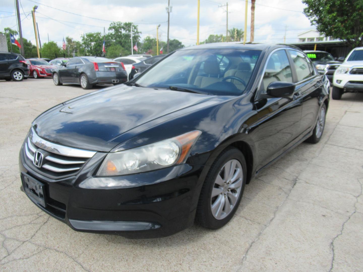 2011 Black /Tan Honda Accord EX-L Sedan AT (1HGCP2F8XBA) with an 2.4L L4 DOHC 16V engine, Automatic transmission, located at 1511 North Shepherd Dr., Houston, TX, 77008, (281) 657-1221, 29.798361, -95.412560 - Photo#7