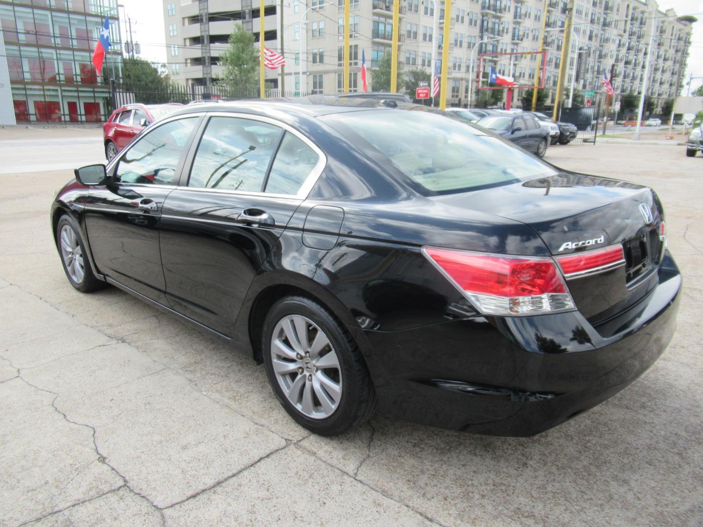 2011 Black /Tan Honda Accord EX-L Sedan AT (1HGCP2F8XBA) with an 2.4L L4 DOHC 16V engine, Automatic transmission, located at 1511 North Shepherd Dr., Houston, TX, 77008, (281) 657-1221, 29.798361, -95.412560 - Photo#5