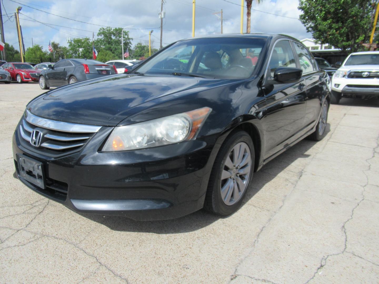 2011 Black /Tan Honda Accord EX-L Sedan AT (1HGCP2F8XBA) with an 2.4L L4 DOHC 16V engine, Automatic transmission, located at 1511 North Shepherd Dr., Houston, TX, 77008, (281) 657-1221, 29.798361, -95.412560 - Photo#26