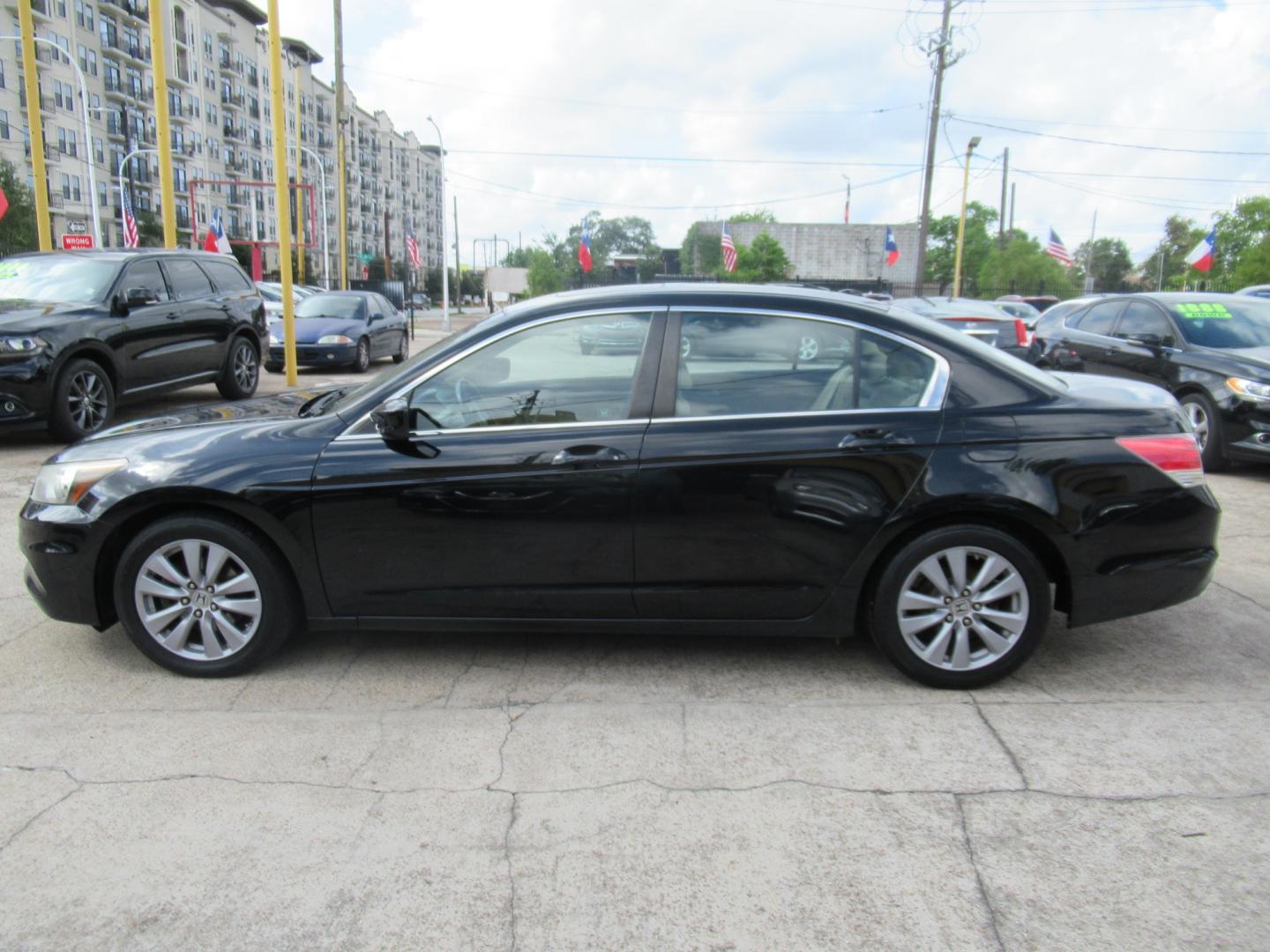 2011 Black /Tan Honda Accord EX-L Sedan AT (1HGCP2F8XBA) with an 2.4L L4 DOHC 16V engine, Automatic transmission, located at 1511 North Shepherd Dr., Houston, TX, 77008, (281) 657-1221, 29.798361, -95.412560 - Photo#6