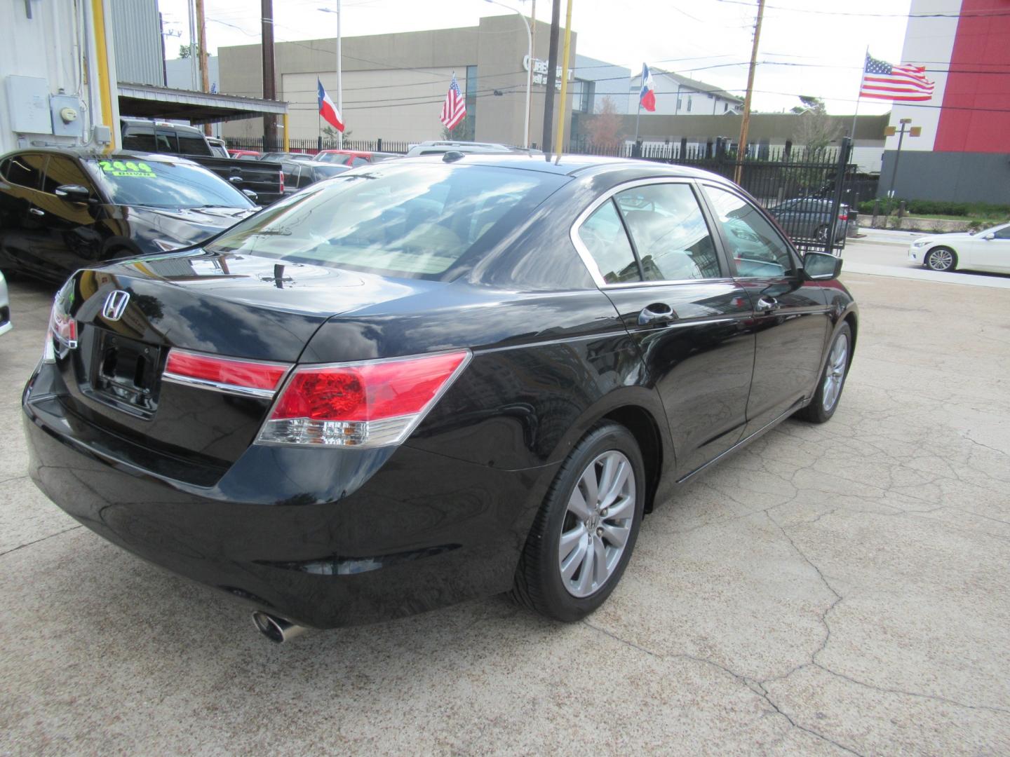 2011 Black /Tan Honda Accord EX-L Sedan AT (1HGCP2F8XBA) with an 2.4L L4 DOHC 16V engine, Automatic transmission, located at 1511 North Shepherd Dr., Houston, TX, 77008, (281) 657-1221, 29.798361, -95.412560 - Photo#10