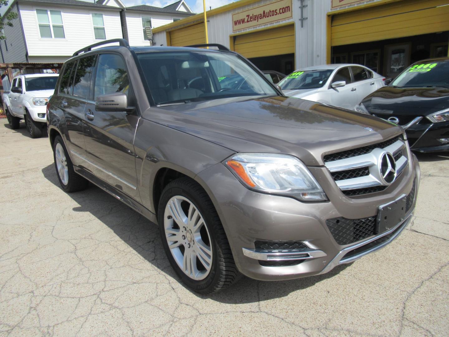 2013 Brown /Tan Mercedes-Benz GLK-Class GLK350 (WDCGG5HB8DG) with an 3.5L V6 DOHC 24V engine, Automatic transmission, located at 1511 North Shepherd Dr., Houston, TX, 77008, (281) 657-1221, 29.798361, -95.412560 - Photo#31