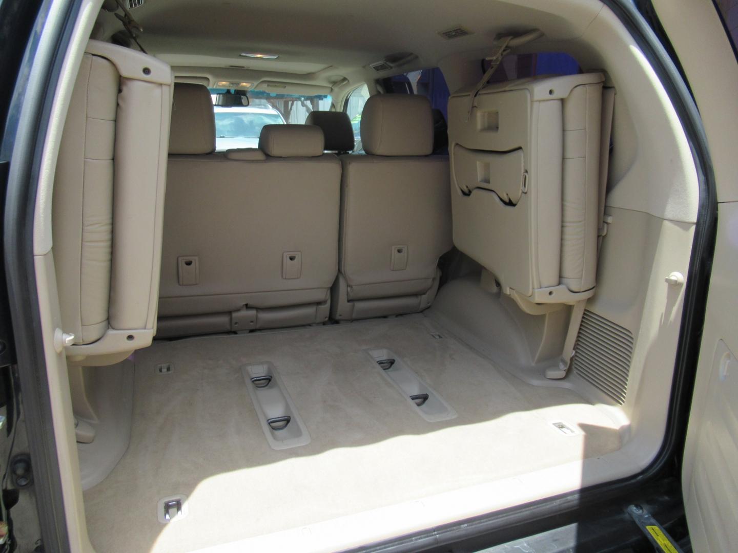 2007 Black /Tan Lexus GX 470 Sport Utility (JTJBT20X270) with an 4.7L V8 DOHC 32V engine, Automatic Overdrive transmission, located at 1511 North Shepherd Dr., Houston, TX, 77008, (281) 657-1221, 29.798361, -95.412560 - Photo#10