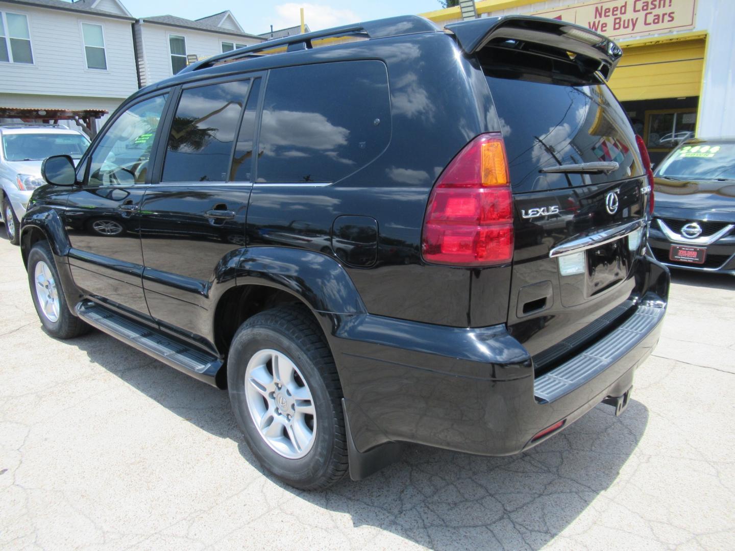 2007 Black /Tan Lexus GX 470 Sport Utility (JTJBT20X270) with an 4.7L V8 DOHC 32V engine, Automatic Overdrive transmission, located at 1511 North Shepherd Dr., Houston, TX, 77008, (281) 657-1221, 29.798361, -95.412560 - Photo#21