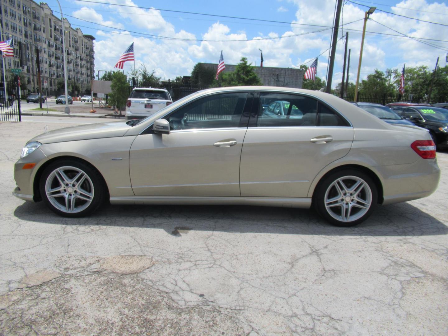 2012 /Tan Mercedes-Benz E-Class E350 Sedan (WDDHF5KB5CA) with an 3.5L V6 DOHC 24V engine, Automatic transmission, located at 1511 North Shepherd Dr., Houston, TX, 77008, (281) 657-1221, 29.798361, -95.412560 - Mercedes-Benz E-Class E350 Sedan SEDAN 4-DR 3.5L V6 DOHC 24V V6 Automatic RWD - Photo#24