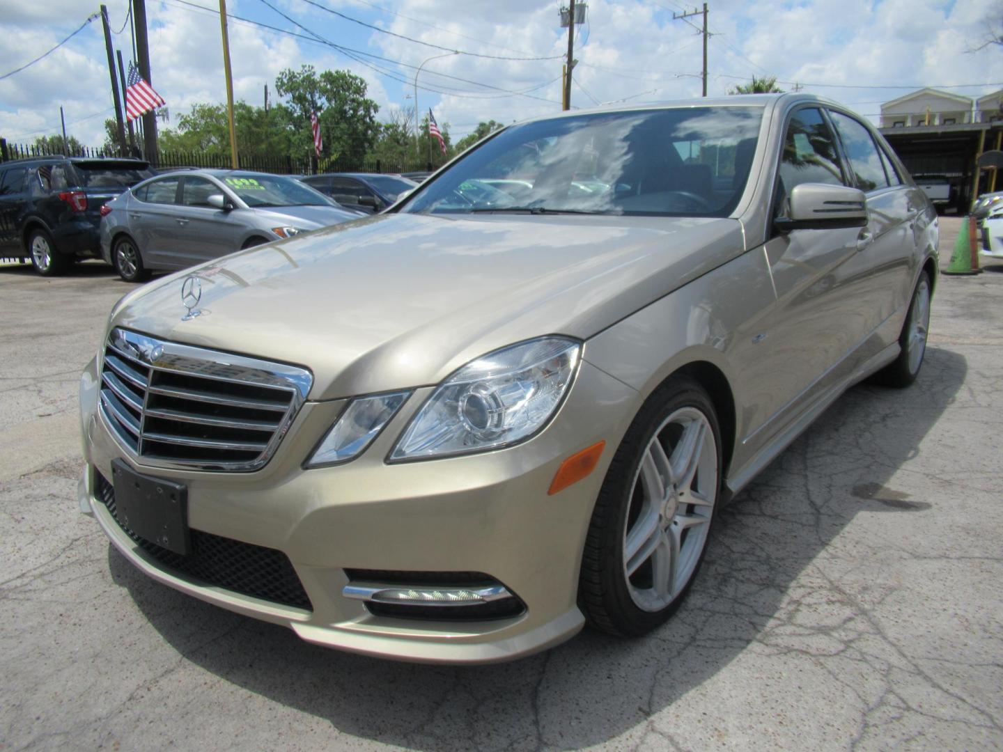 2012 /Tan Mercedes-Benz E-Class E350 Sedan (WDDHF5KB5CA) with an 3.5L V6 DOHC 24V engine, Automatic transmission, located at 1511 North Shepherd Dr., Houston, TX, 77008, (281) 657-1221, 29.798361, -95.412560 - Mercedes-Benz E-Class E350 Sedan SEDAN 4-DR 3.5L V6 DOHC 24V V6 Automatic RWD - Photo#26