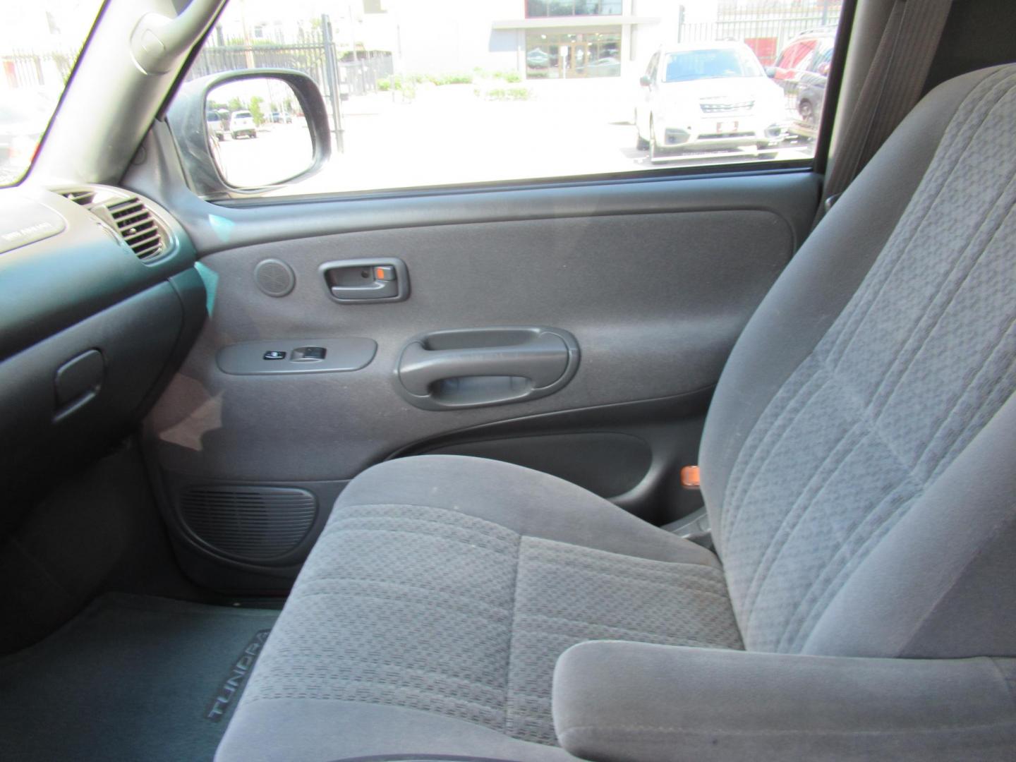 2003 /Gray Toyota Tundra SR5 Access Cab 2WD (5TBRT34183S) with an 4.7L V8 DOHC 32V engine, located at 1511 North Shepherd Dr., Houston, TX, 77008, (281) 657-1221, 29.798361, -95.412560 - 2003 Toyota Tundra SR5 Access Cab 2WD EXT CAB PICKUP 4-DR 4.7L V8 DOHC 32V V8 Automatic RWD - Photo#1