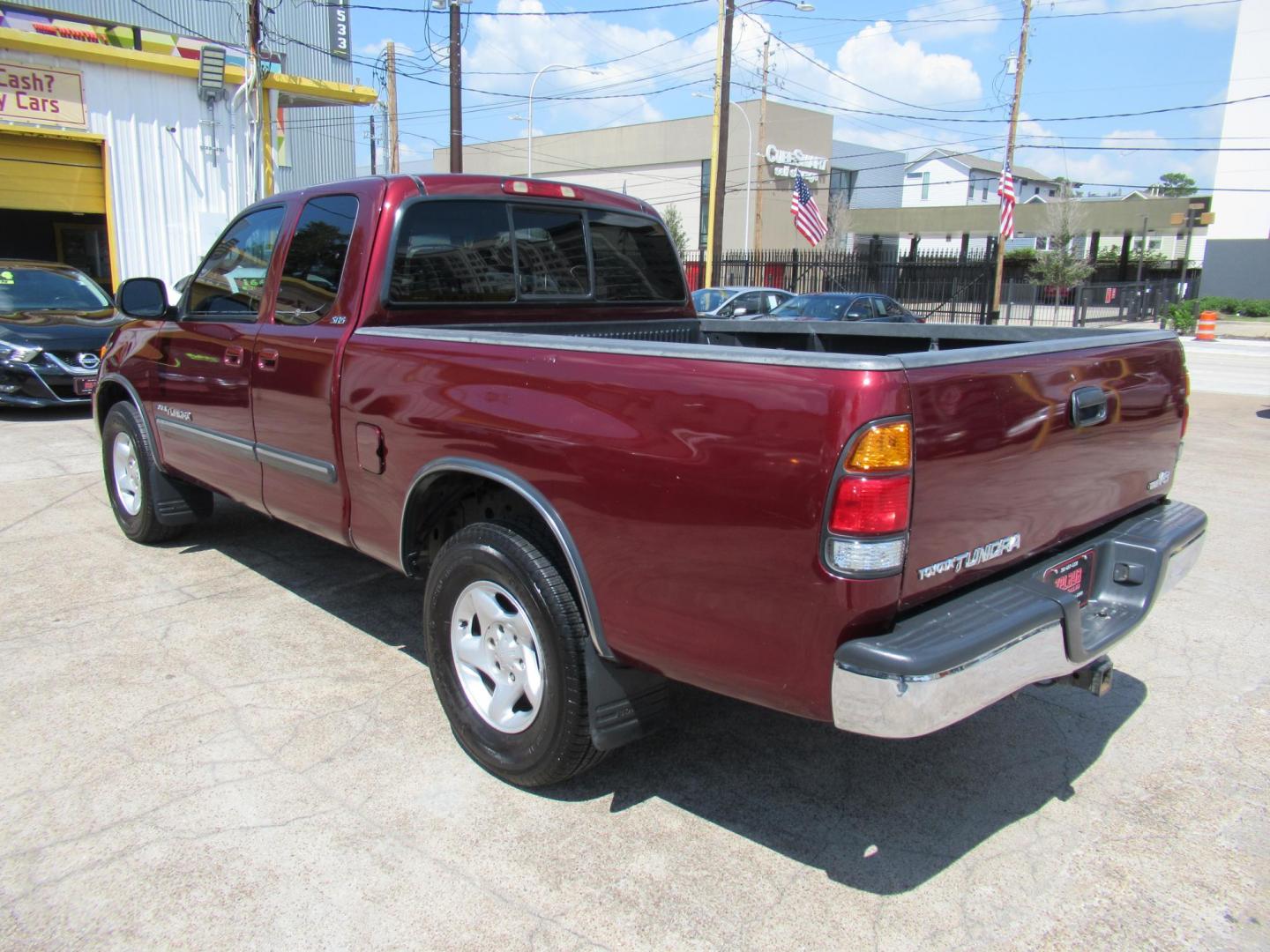 2003 /Gray Toyota Tundra SR5 Access Cab 2WD (5TBRT34183S) with an 4.7L V8 DOHC 32V engine, located at 1511 North Shepherd Dr., Houston, TX, 77008, (281) 657-1221, 29.798361, -95.412560 - 2003 Toyota Tundra SR5 Access Cab 2WD EXT CAB PICKUP 4-DR 4.7L V8 DOHC 32V V8 Automatic RWD - Photo#18