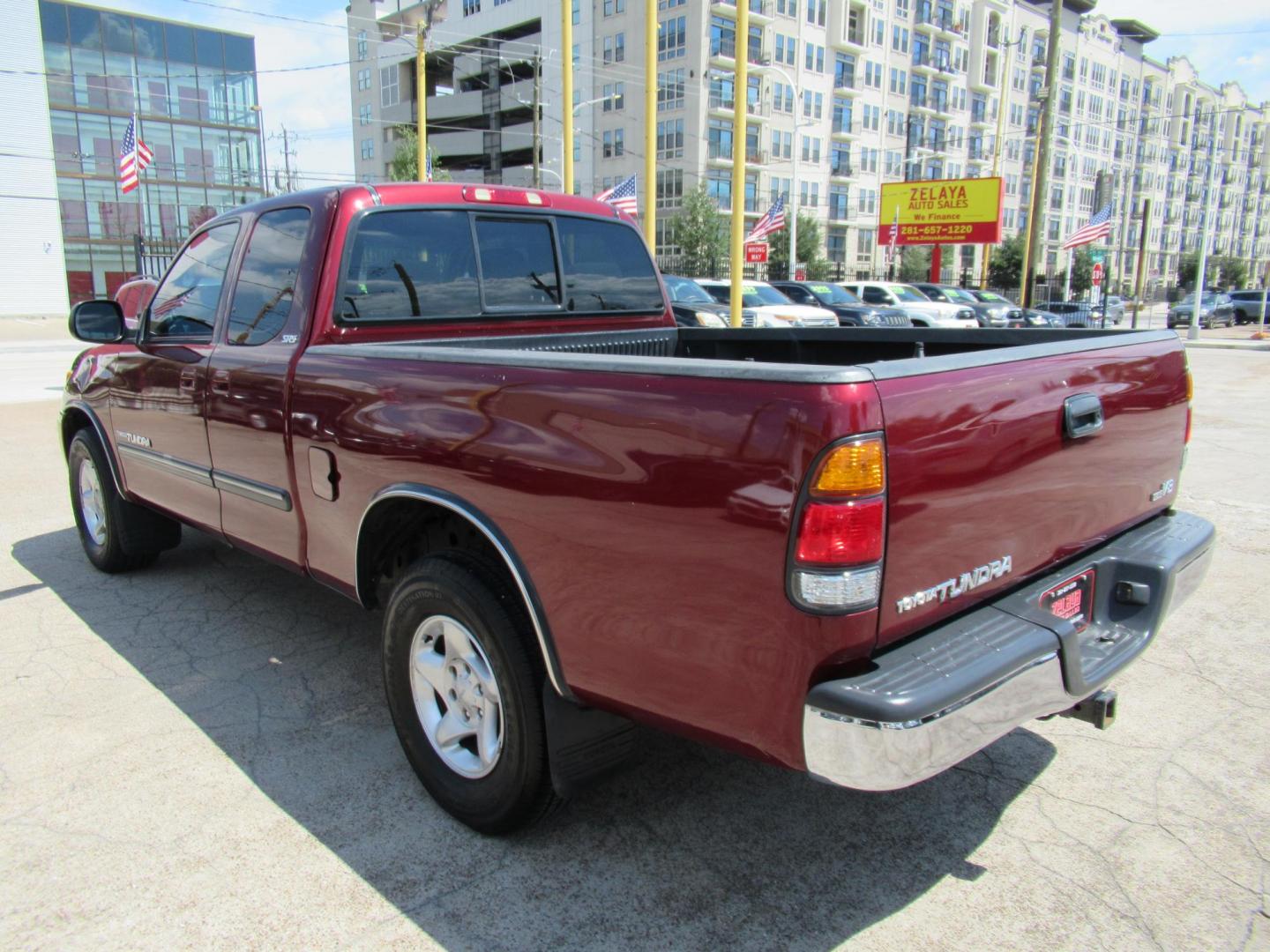 2003 /Gray Toyota Tundra SR5 Access Cab 2WD (5TBRT34183S) with an 4.7L V8 DOHC 32V engine, located at 1511 North Shepherd Dr., Houston, TX, 77008, (281) 657-1221, 29.798361, -95.412560 - 2003 Toyota Tundra SR5 Access Cab 2WD EXT CAB PICKUP 4-DR 4.7L V8 DOHC 32V V8 Automatic RWD - Photo#19