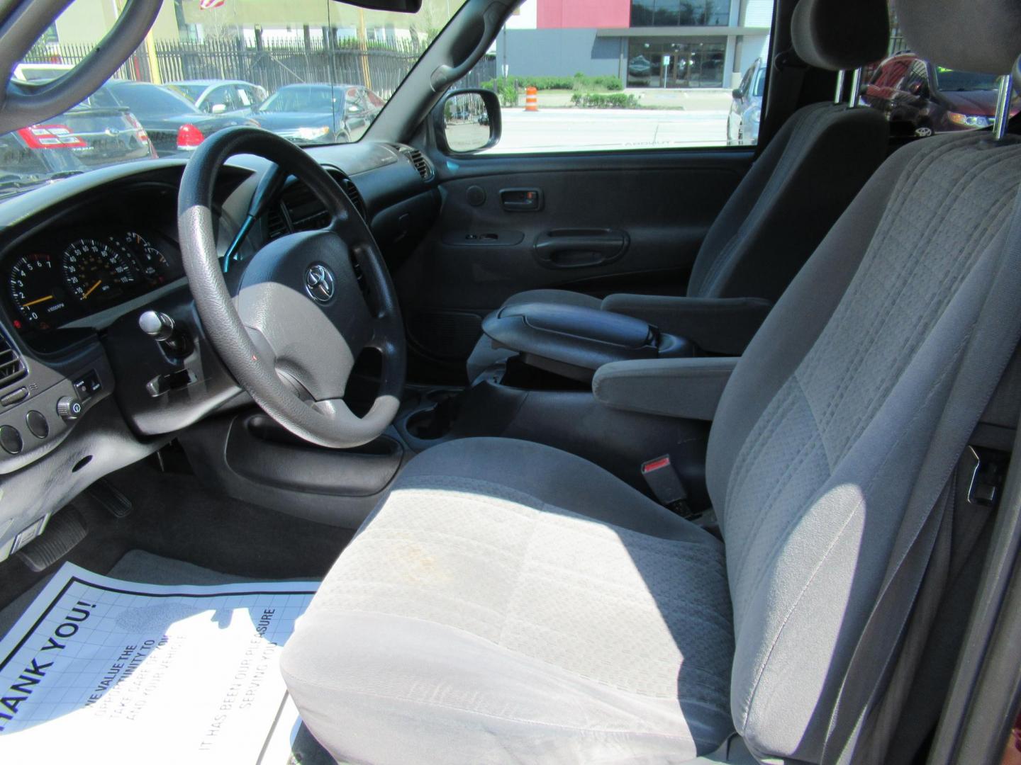 2003 /Gray Toyota Tundra SR5 Access Cab 2WD (5TBRT34183S) with an 4.7L V8 DOHC 32V engine, located at 1511 North Shepherd Dr., Houston, TX, 77008, (281) 657-1221, 29.798361, -95.412560 - 2003 Toyota Tundra SR5 Access Cab 2WD EXT CAB PICKUP 4-DR 4.7L V8 DOHC 32V V8 Automatic RWD - Photo#2