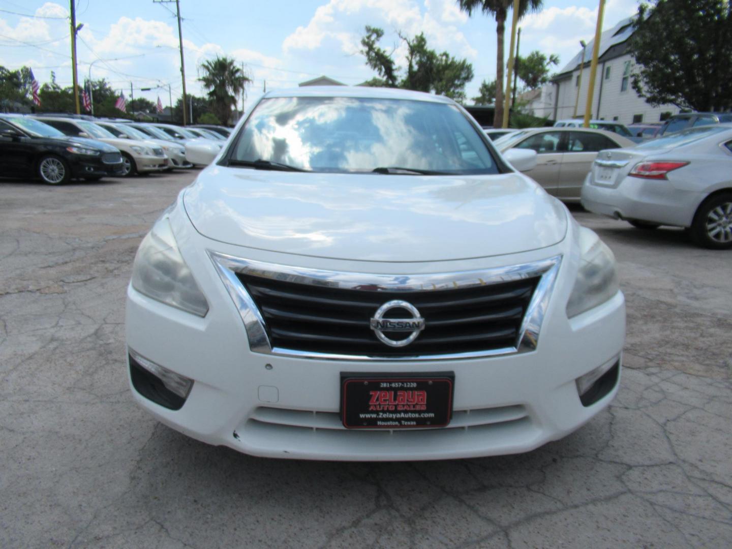 2015 /Black Nissan Altima 2.5 S (1N4AL3AP0FC) with an 2.5L L4 DOHC 16V engine, Continuously Variable Transmission transmission, located at 1511 North Shepherd Dr., Houston, TX, 77008, (281) 657-1221, 29.798361, -95.412560 - 2015 Nissan Altima 2.5 S SEDAN 4-DR 2.5L L4 DOHC 16V FWD - Photo#20