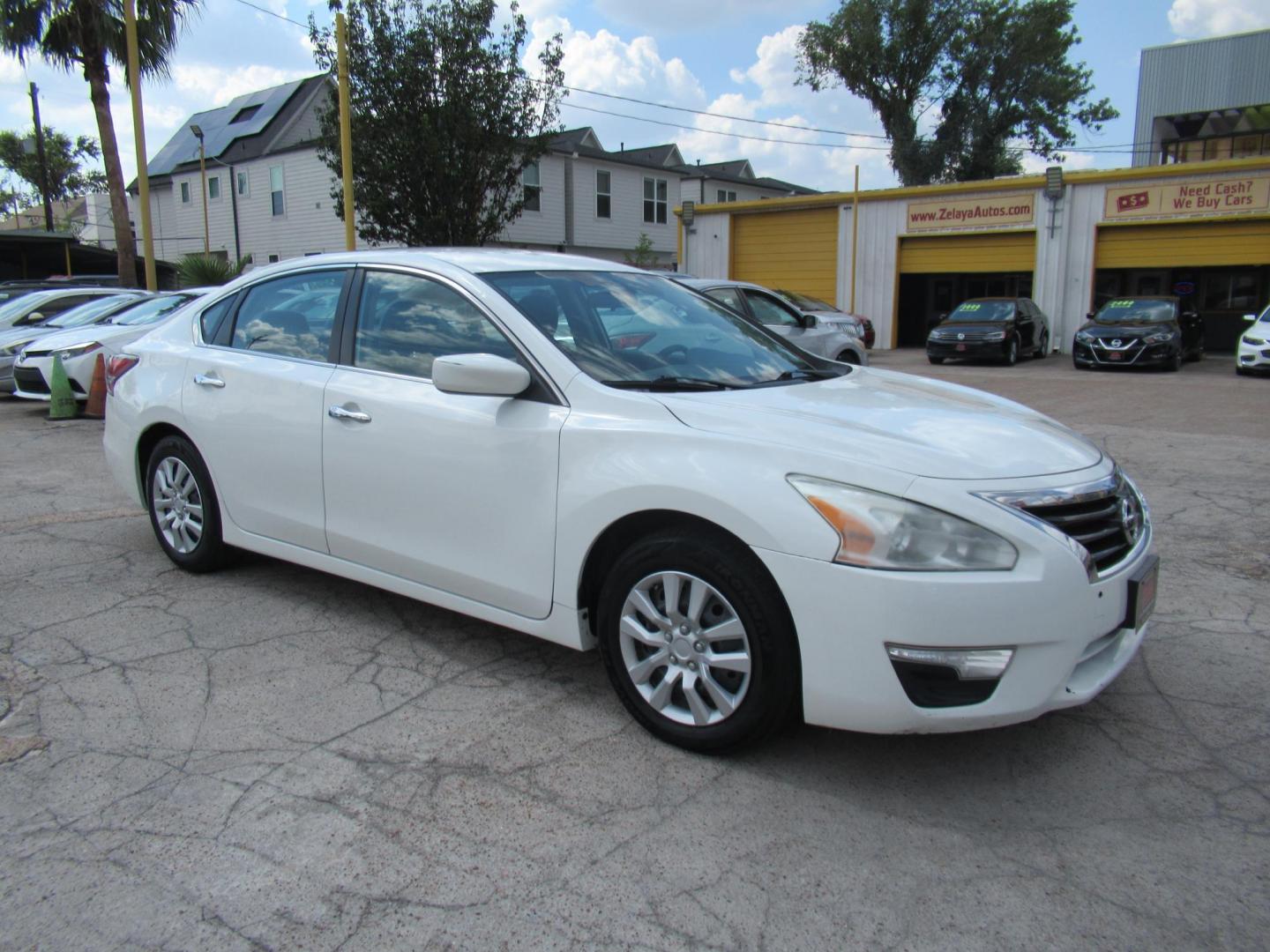 2015 /Black Nissan Altima 2.5 S (1N4AL3AP0FC) with an 2.5L L4 DOHC 16V engine, Continuously Variable Transmission transmission, located at 1511 North Shepherd Dr., Houston, TX, 77008, (281) 657-1221, 29.798361, -95.412560 - 2015 Nissan Altima 2.5 S SEDAN 4-DR 2.5L L4 DOHC 16V FWD - Photo#21