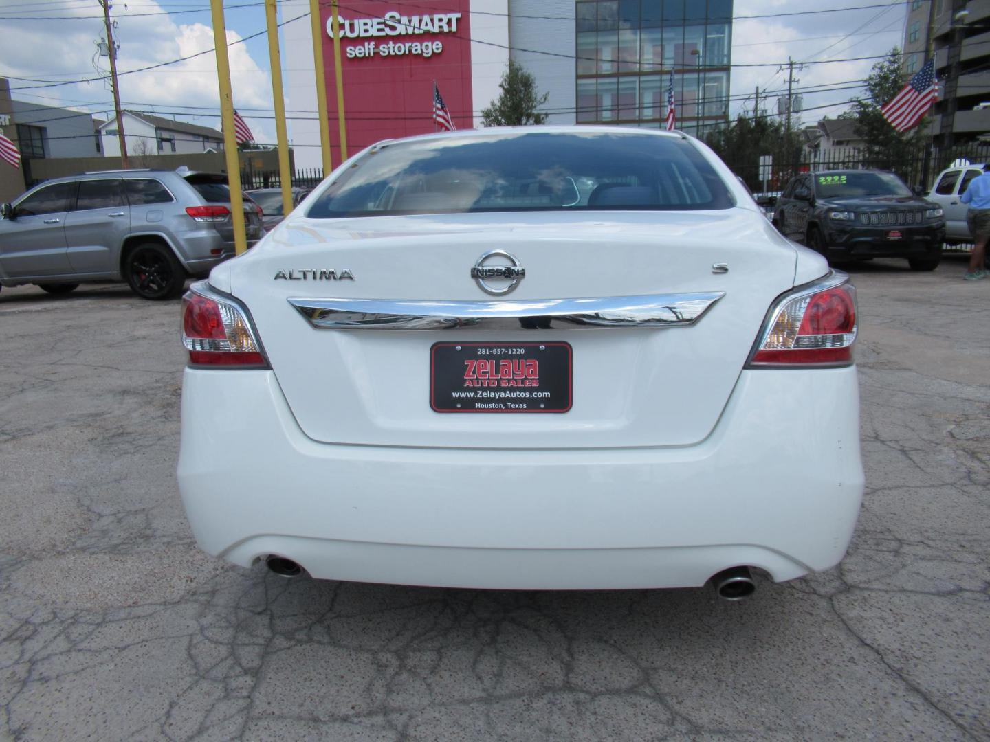 2015 /Black Nissan Altima 2.5 S (1N4AL3AP0FC) with an 2.5L L4 DOHC 16V engine, Continuously Variable Transmission transmission, located at 1511 North Shepherd Dr., Houston, TX, 77008, (281) 657-1221, 29.798361, -95.412560 - 2015 Nissan Altima 2.5 S SEDAN 4-DR 2.5L L4 DOHC 16V FWD - Photo#22