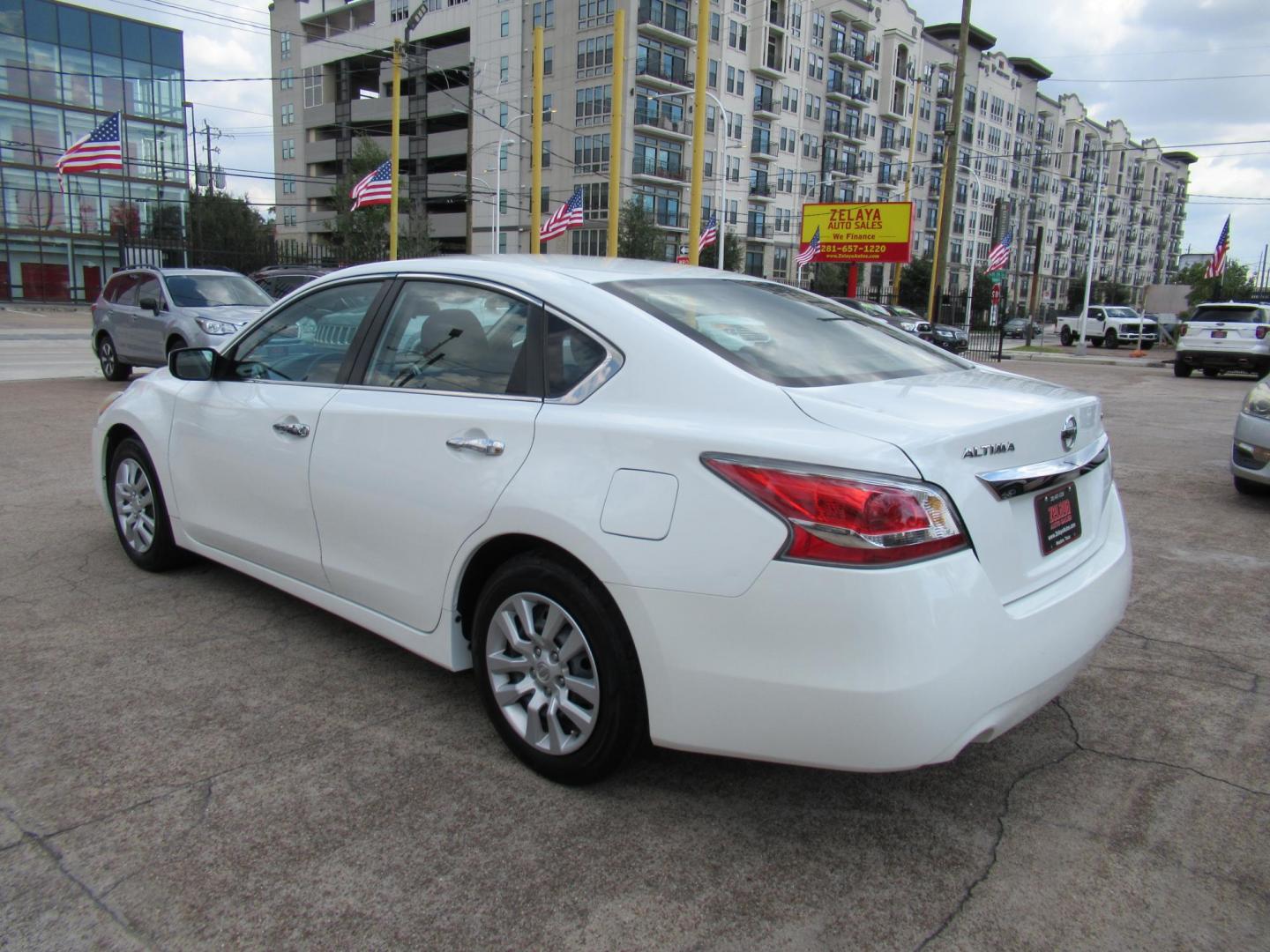 2015 /Black Nissan Altima 2.5 S (1N4AL3AP0FC) with an 2.5L L4 DOHC 16V engine, Continuously Variable Transmission transmission, located at 1511 North Shepherd Dr., Houston, TX, 77008, (281) 657-1221, 29.798361, -95.412560 - 2015 Nissan Altima 2.5 S SEDAN 4-DR 2.5L L4 DOHC 16V FWD - Photo#27