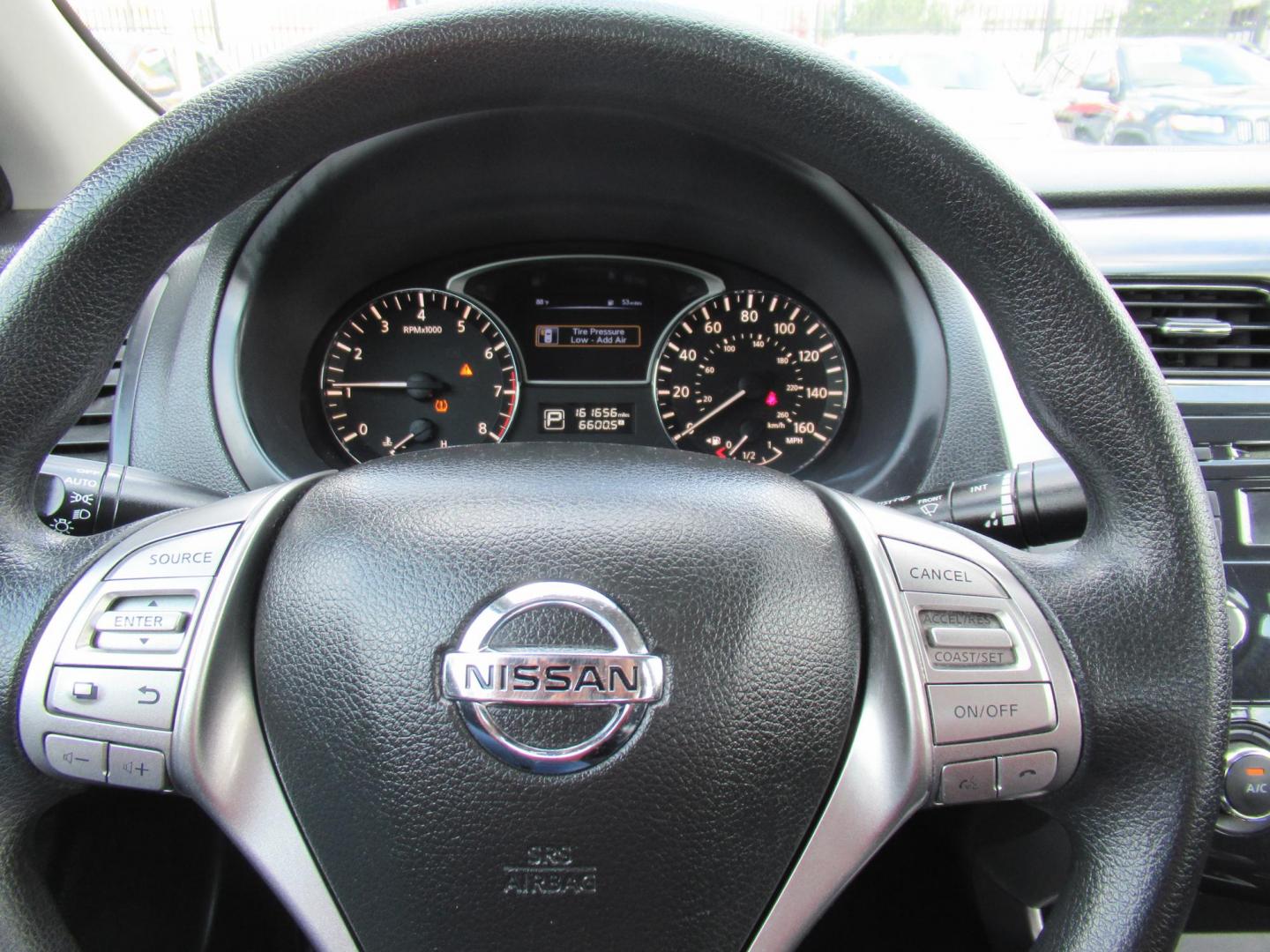 2015 /Black Nissan Altima 2.5 S (1N4AL3AP0FC) with an 2.5L L4 DOHC 16V engine, Continuously Variable Transmission transmission, located at 1511 North Shepherd Dr., Houston, TX, 77008, (281) 657-1221, 29.798361, -95.412560 - 2015 Nissan Altima 2.5 S SEDAN 4-DR 2.5L L4 DOHC 16V FWD - Photo#8