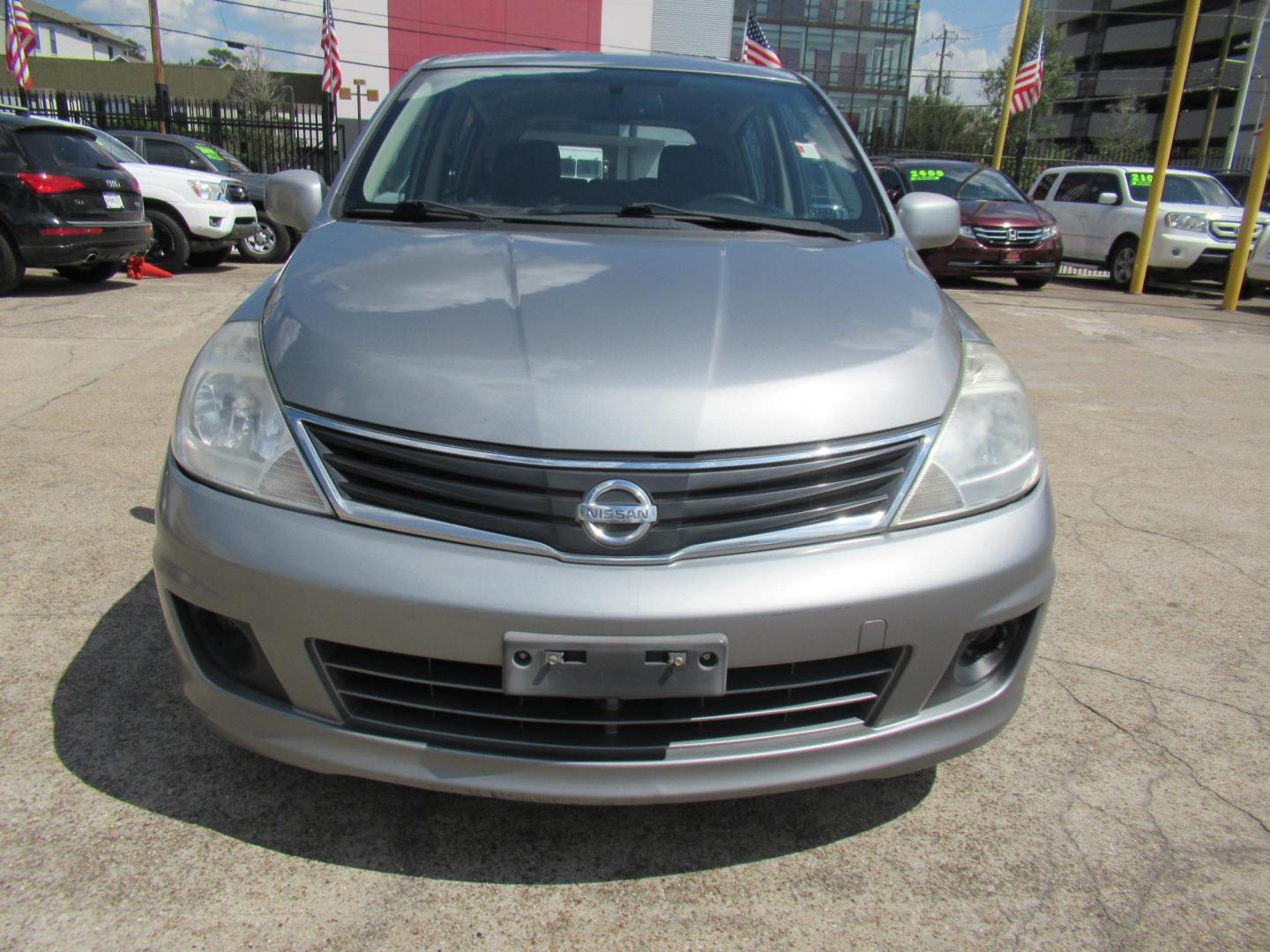 2012 Gray /Black Nissan Versa 1.8 SL Hatchback (3N1BC1CP5CK) with an 1.8L L4 DOHC 16V engine, Continuously Variable Transmission transmission, located at 1511 North Shepherd Dr., Houston, TX, 77008, (281) 657-1221, 29.798361, -95.412560 - 2012 Nissan Versa 1.8 SL Hatchback 1.8L L4 DOHC 16V 4 Cylinder - Photo#23