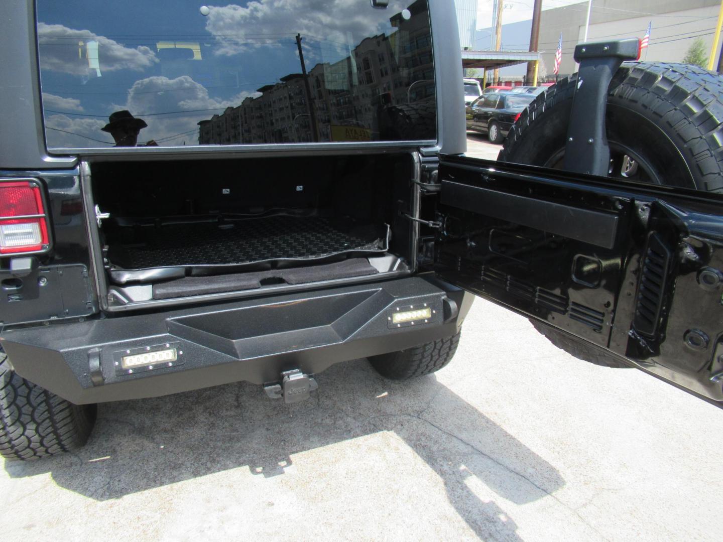 2016 Black /Black Jeep Wrangler Unlimited Sport 4WD (1C4BJWDG5GL) with an 3.6L V6 DOHC 24V FFV engine, located at 1511 North Shepherd Dr., Houston, TX, 77008, (281) 657-1221, 29.798361, -95.412560 - 2016 Jeep Wrangler Unlimited Sport 4WD 3.6L V6 DOHC 24V FFV V6 Automatic - Photo#12