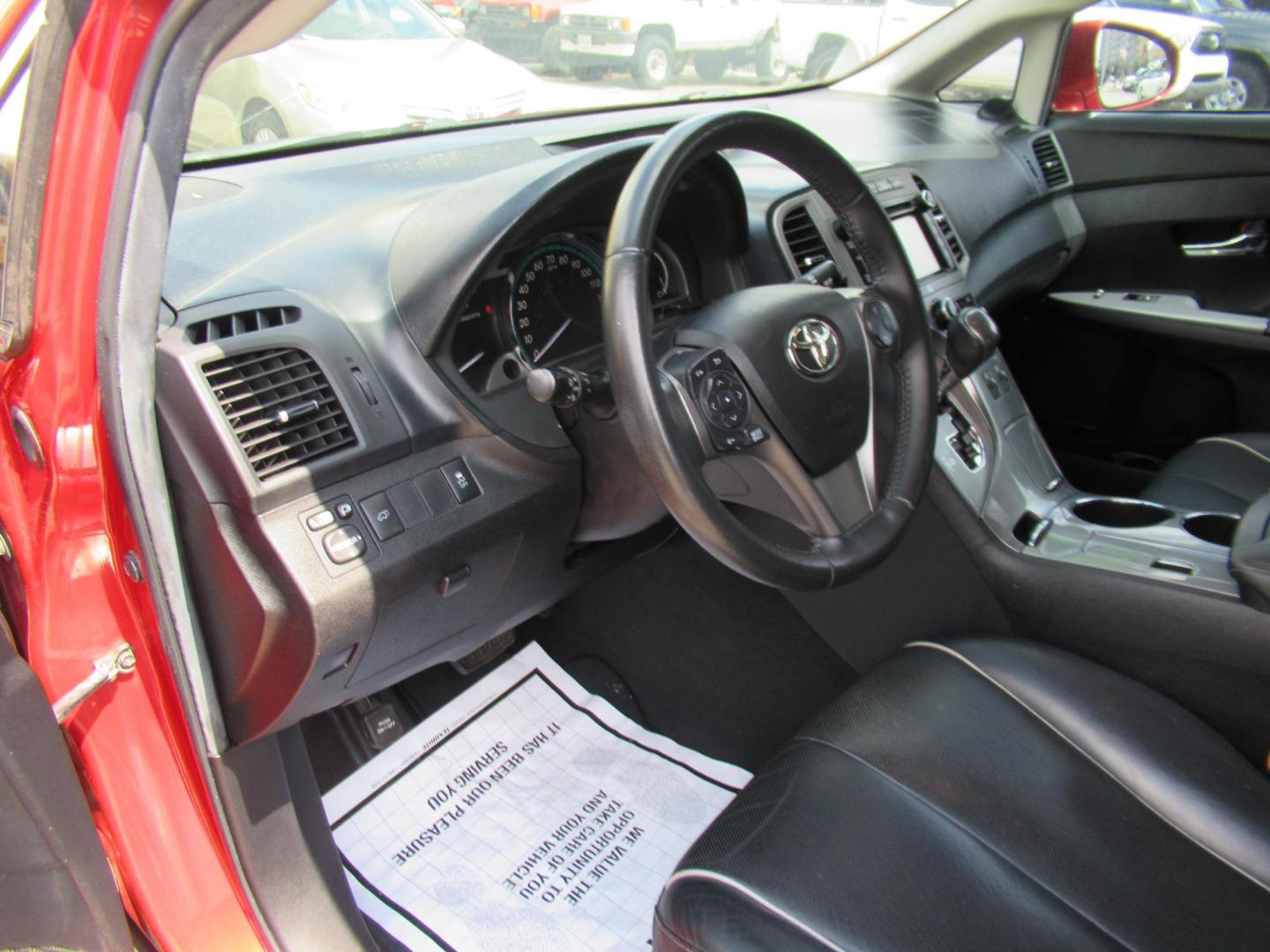 2014 /Black Toyota Venza LE V6 FWD (4T3ZK3BBXEU) with an 3.5L V6 DOHC 24V engine, Automatic transmission, located at 1511 North Shepherd Dr., Houston, TX, 77008, (281) 657-1221, 29.798361, -95.412560 - 2014 Toyota Venza LE V6 FWD WAGON 5-DR 3.5L V6 DOHC 24V V6 - Photo#7