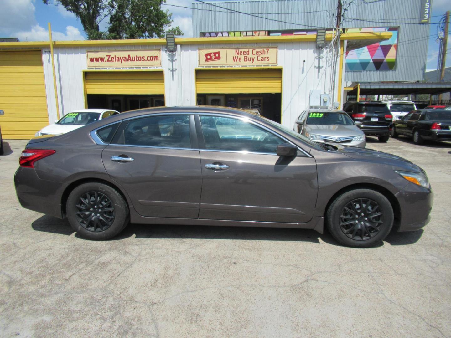 2017 Brown /Black Nissan Altima 2.5 S (1N4AL3AP5HC) with an 2.5L L4 DOHC 16V engine, CVT transmission, located at 1511 North Shepherd Dr., Houston, TX, 77008, (281) 657-1221, 29.798361, -95.412560 - 2017 Nissan Altima 2.5 S SEDAN 4-DR 2.5L L4 DOHC 16V - Photo#0