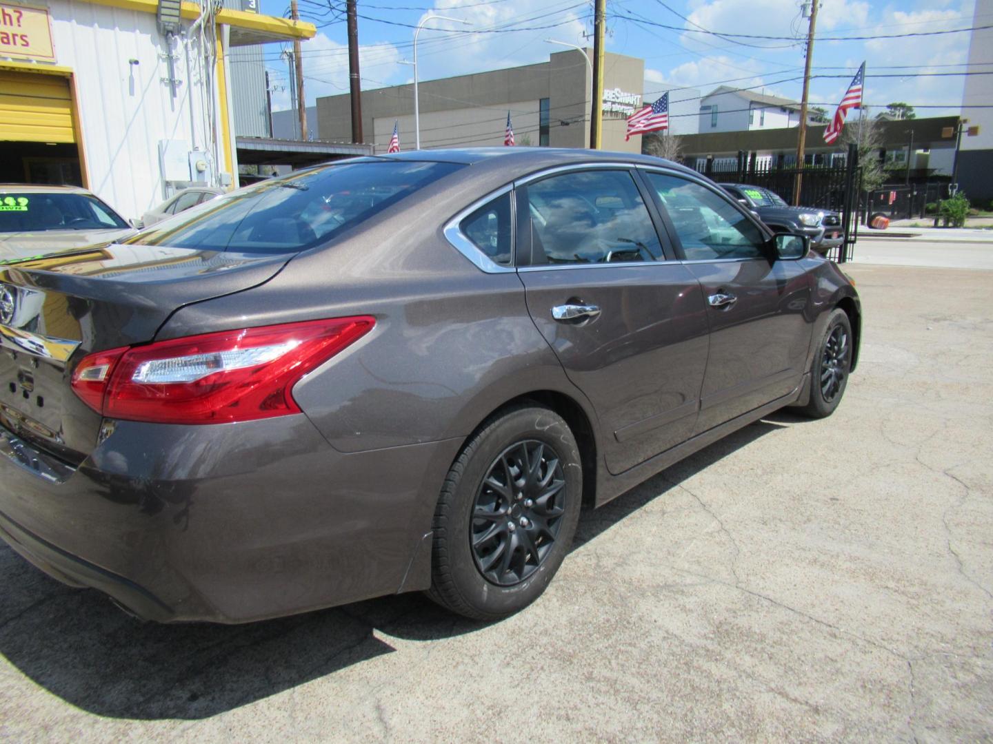 2017 Brown /Black Nissan Altima 2.5 S (1N4AL3AP5HC) with an 2.5L L4 DOHC 16V engine, CVT transmission, located at 1511 North Shepherd Dr., Houston, TX, 77008, (281) 657-1221, 29.798361, -95.412560 - 2017 Nissan Altima 2.5 S SEDAN 4-DR 2.5L L4 DOHC 16V - Photo#16