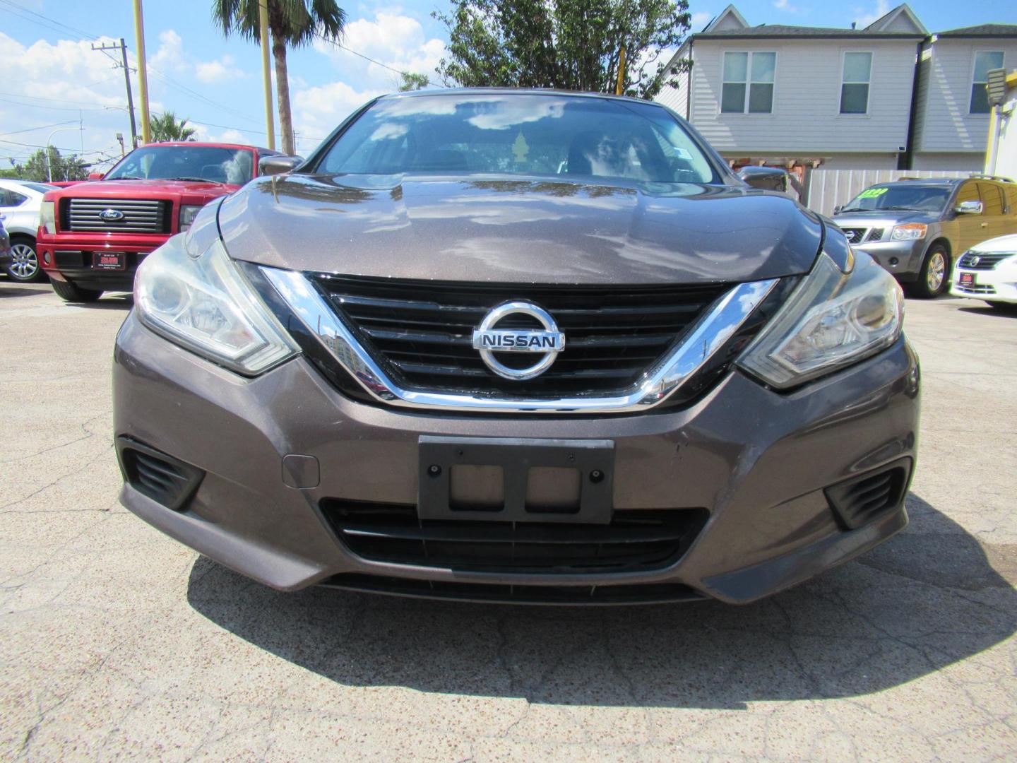 2017 Brown /Black Nissan Altima 2.5 S (1N4AL3AP5HC) with an 2.5L L4 DOHC 16V engine, CVT transmission, located at 1511 North Shepherd Dr., Houston, TX, 77008, (281) 657-1221, 29.798361, -95.412560 - 2017 Nissan Altima 2.5 S SEDAN 4-DR 2.5L L4 DOHC 16V - Photo#19