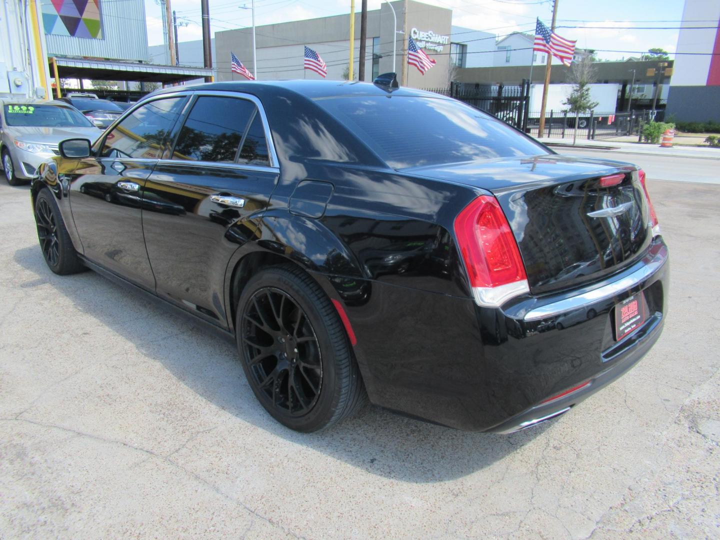 2016 Black /Black Chrysler 300 C RWD (2C3CCAEG7GH) with an 3.6L V6 SOHC 24V engine, Automatic transmission, located at 1511 North Shepherd Dr., Houston, TX, 77008, (281) 657-1221, 29.798361, -95.412560 - 2016 CHRYSLER 300 C VIN: 2C3CCAEG7GH105600 2 C 3 C C A E G 7 G H 1 0 5 6 0 0 SEDAN 4 DR 3.6L V6 F DOHC 24V GASOLINE REAR WHEEL DRIVE - Photo#16