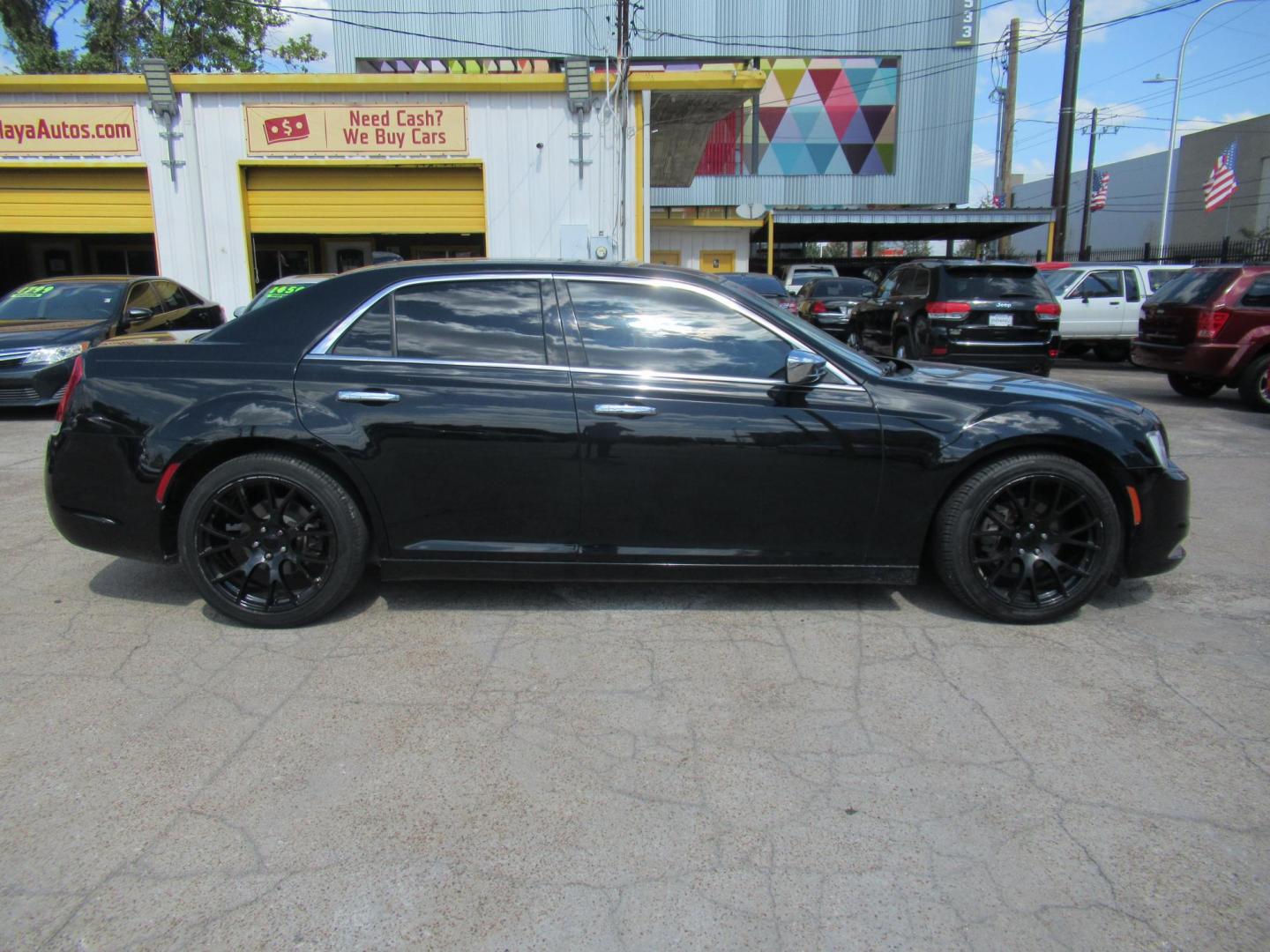 2016 Black /Black Chrysler 300 C RWD (2C3CCAEG7GH) with an 3.6L V6 SOHC 24V engine, Automatic transmission, located at 1511 North Shepherd Dr., Houston, TX, 77008, (281) 657-1221, 29.798361, -95.412560 - 2016 CHRYSLER 300 C VIN: 2C3CCAEG7GH105600 2 C 3 C C A E G 7 G H 1 0 5 6 0 0 SEDAN 4 DR 3.6L V6 F DOHC 24V GASOLINE REAR WHEEL DRIVE - Photo#24