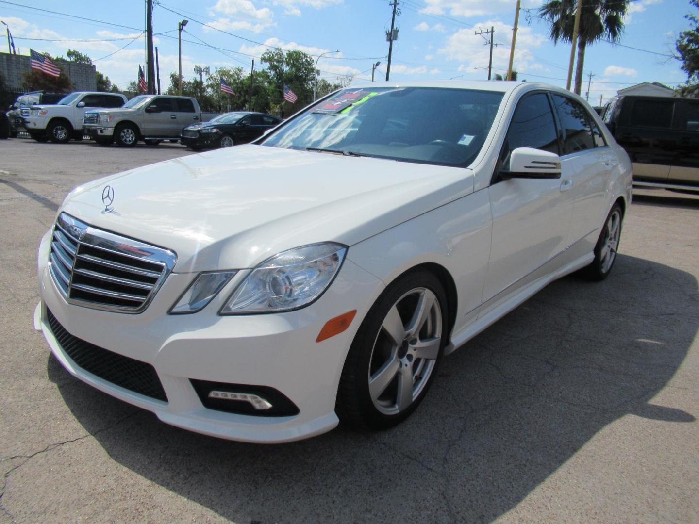 2011 White /Tan Mercedes-Benz E-Class E350 Sedan 4MATIC (WDDHF8HB1BA) with an 3.5L V6 DOHC 24V engine, Automatic transmission, located at 1511 North Shepherd Dr., Houston, TX, 77008, (281) 657-1221, 29.798361, -95.412560 - 2011 MERCEDES-BENZ E-CLASS E 350 SPORT 4MATIC VIN: WDDHF8HB1BA420228 W D D H F 8 H B 1 B A 4 2 0 2 2 8 SEDAN 4 DR 3.5L V6 F DOHC 24V GASOLINE ALL WHEEL DRIVE - Photo#20