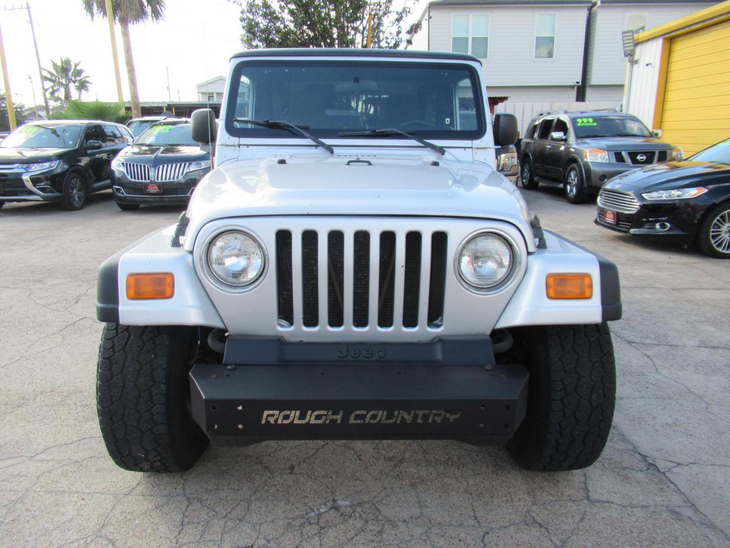 2005 Silver /Black Jeep Wrangler Unlimited (1J4FA44S65P) with an 4.0L L6 OHV 12V engine, located at 1511 North Shepherd Dr., Houston, TX, 77008, (281) 657-1221, 29.798361, -95.412560 - 2005 JEEP WRANGLER UNLIMITED VIN: 1J4FA44S65P359534 1 J 4 F A 4 4 S 6 5 P 3 5 9 5 3 4 UTILITY (BLAZER, JIMMY, SCOUT, ETC.) 4.0L I6 F GASOLINE REAR WHEEL DRIVE W/ 4X4 - Photo#27