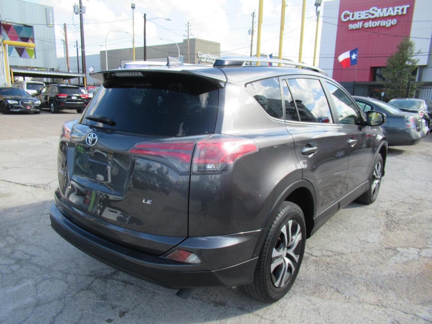 2017 Gray /Gray Toyota RAV4 LE FWD (JTMZFREV6HJ) with an 2.5L L4 DOHC 16V engine, Automatic transmission, located at 1511 North Shepherd Dr., Houston, TX, 77008, (281) 657-1221, 29.798361, -95.412560 - 2017 TOYOTA RAV4 LE VIN: JTMZFREV6HJ708046 J T M Z F R E V 6 H J 7 0 8 0 4 6 4 DOOR WAGON/SPORT UTILITY 2.5L I4 F DOHC 16V GASOLINE FRONT WHEEL DRIVE - Photo#22