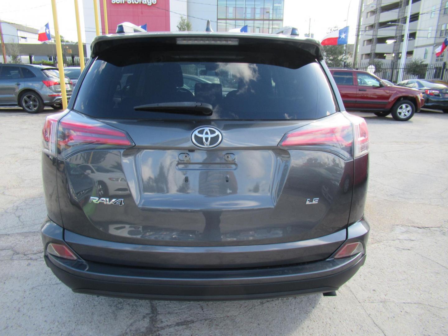 2017 Gray /Gray Toyota RAV4 LE FWD (JTMZFREV6HJ) with an 2.5L L4 DOHC 16V engine, Automatic transmission, located at 1511 North Shepherd Dr., Houston, TX, 77008, (281) 657-1221, 29.798361, -95.412560 - 2017 TOYOTA RAV4 LE VIN: JTMZFREV6HJ708046 J T M Z F R E V 6 H J 7 0 8 0 4 6 4 DOOR WAGON/SPORT UTILITY 2.5L I4 F DOHC 16V GASOLINE FRONT WHEEL DRIVE - Photo#24