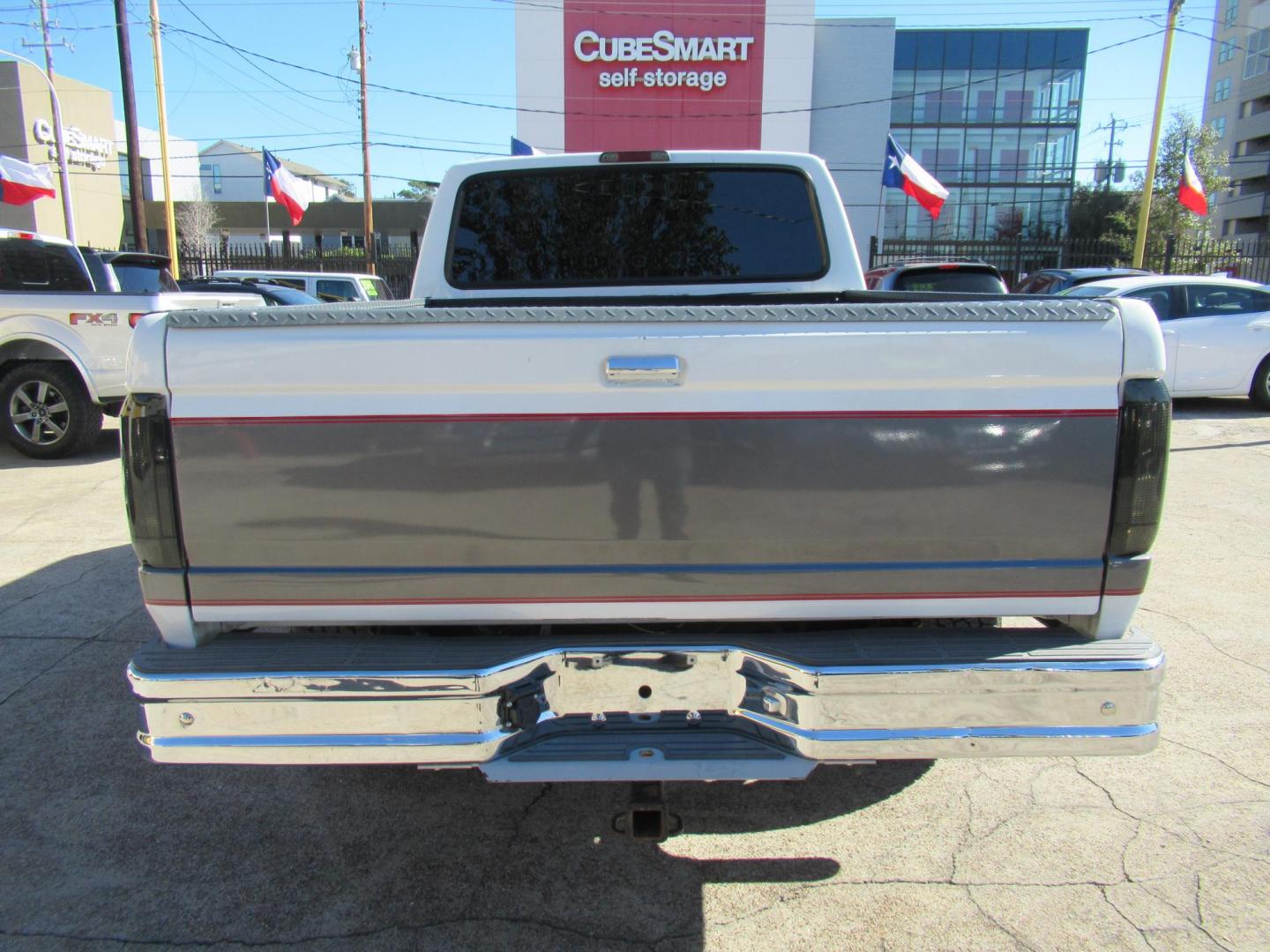 1997 White /Gray Ford F-250 XL HD Crew Cab 2WD (1FTHW25F7VE) with an 7.3L V8 OHV 16V TURBO DIESEL engine, located at 1511 North Shepherd Dr., Houston, TX, 77008, (281) 657-1221, 29.798361, -95.412560 - 1997 FORD F-250 XL VIN: 1FTHW25F7VEA75749 Diesel 1997 FORD F-250 XL VIN: 1FTHW25F7VEA75749 1 F T H W 2 5 F 7 V E A 7 5 7 4 9 CREW PICKUP 7.3L V8 F DIESEL REAR WHEEL DRIVE - Photo#10