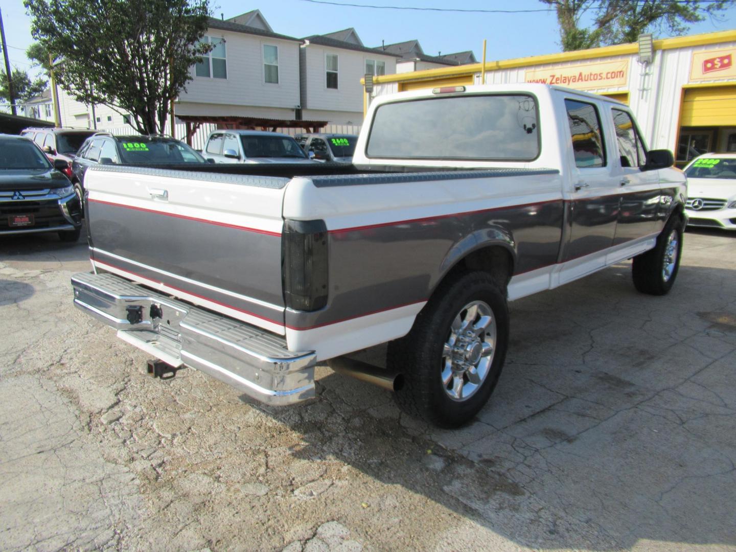 1997 White /Gray Ford F-250 XL HD Crew Cab 2WD (1FTHW25F7VE) with an 7.3L V8 OHV 16V TURBO DIESEL engine, located at 1511 North Shepherd Dr., Houston, TX, 77008, (281) 657-1221, 29.798361, -95.412560 - 1997 FORD F-250 XL VIN: 1FTHW25F7VEA75749 Diesel 1997 FORD F-250 XL VIN: 1FTHW25F7VEA75749 1 F T H W 2 5 F 7 V E A 7 5 7 4 9 CREW PICKUP 7.3L V8 F DIESEL REAR WHEEL DRIVE - Photo#22