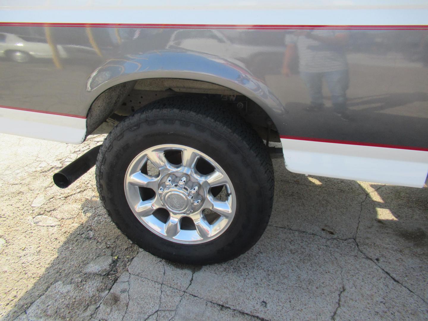 1997 White /Gray Ford F-250 XL HD Crew Cab 2WD (1FTHW25F7VE) with an 7.3L V8 OHV 16V TURBO DIESEL engine, located at 1511 North Shepherd Dr., Houston, TX, 77008, (281) 657-1221, 29.798361, -95.412560 - 1997 FORD F-250 XL VIN: 1FTHW25F7VEA75749 Diesel 1997 FORD F-250 XL VIN: 1FTHW25F7VEA75749 1 F T H W 2 5 F 7 V E A 7 5 7 4 9 CREW PICKUP 7.3L V8 F DIESEL REAR WHEEL DRIVE - Photo#25