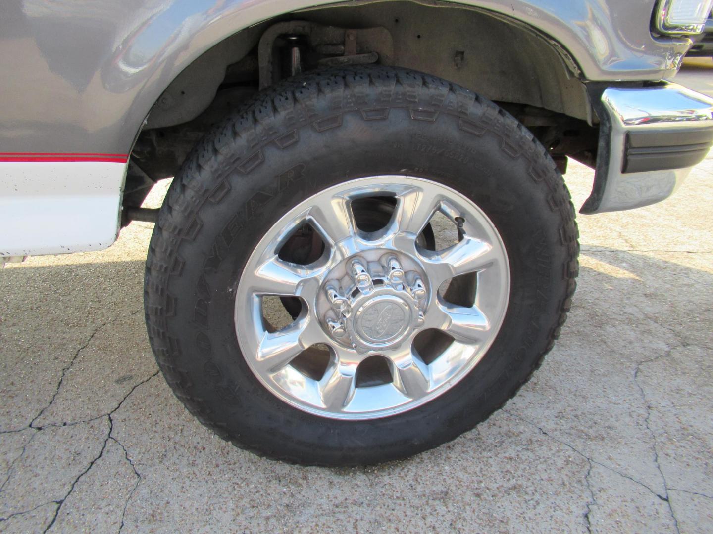 1997 White /Gray Ford F-250 XL HD Crew Cab 2WD (1FTHW25F7VE) with an 7.3L V8 OHV 16V TURBO DIESEL engine, located at 1511 North Shepherd Dr., Houston, TX, 77008, (281) 657-1221, 29.798361, -95.412560 - 1997 FORD F-250 XL VIN: 1FTHW25F7VEA75749 Diesel 1997 FORD F-250 XL VIN: 1FTHW25F7VEA75749 1 F T H W 2 5 F 7 V E A 7 5 7 4 9 CREW PICKUP 7.3L V8 F DIESEL REAR WHEEL DRIVE - Photo#27