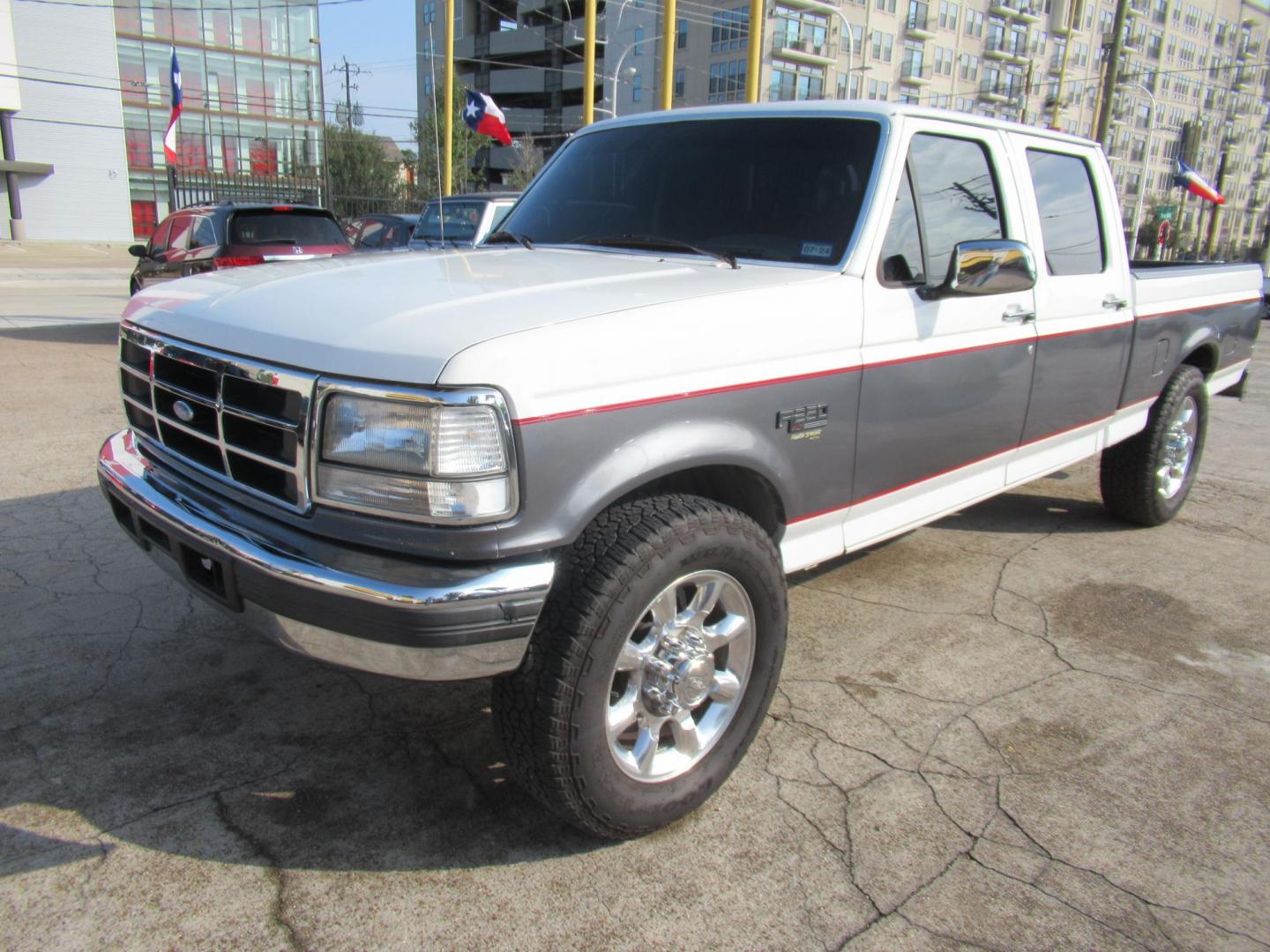 1997 White /Gray Ford F-250 XL HD Crew Cab 2WD (1FTHW25F7VE) with an 7.3L V8 OHV 16V TURBO DIESEL engine, located at 1511 North Shepherd Dr., Houston, TX, 77008, (281) 657-1221, 29.798361, -95.412560 - 1997 FORD F-250 XL VIN: 1FTHW25F7VEA75749 Diesel 1997 FORD F-250 XL VIN: 1FTHW25F7VEA75749 1 F T H W 2 5 F 7 V E A 7 5 7 4 9 CREW PICKUP 7.3L V8 F DIESEL REAR WHEEL DRIVE - Photo#28