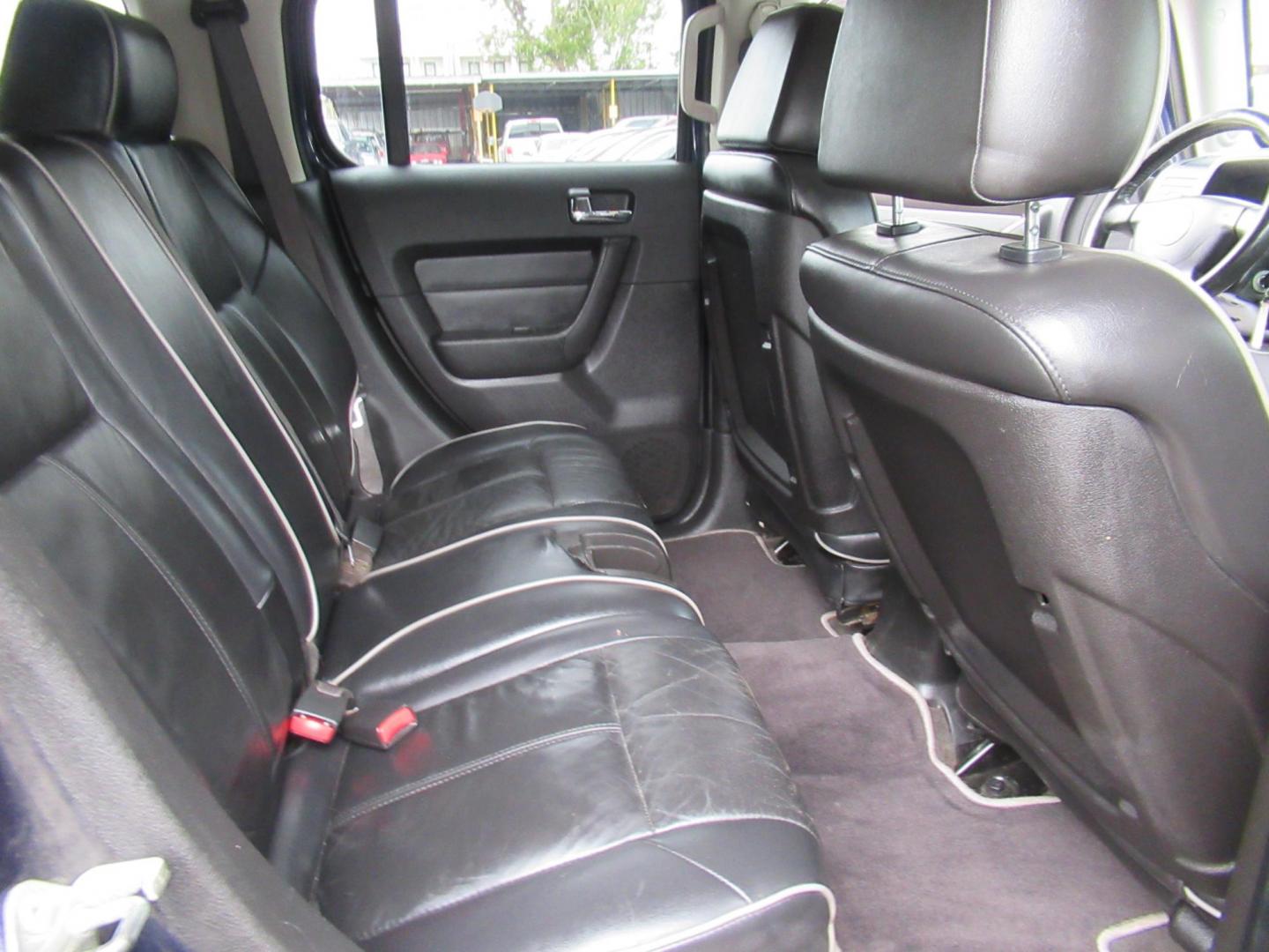 2008 Blue /Black Hummer H3 Base (5GTEN13E288) with an 3.7L L5 DOHC 20V engine, Automatic transmission, located at 1511 North Shepherd Dr., Houston, TX, 77008, (281) 657-1221, 29.798361, -95.412560 - 2008 HUMMER H3 VIN: 5GTEN13E288181466 5 G T E N 1 3 E 2 8 8 1 8 1 4 6 6 4 DOOR WAGON/SPORT UTILITY 3.7L I5 F DOHC GASOLINE ALL WHEEL DRIVE - Photo#14