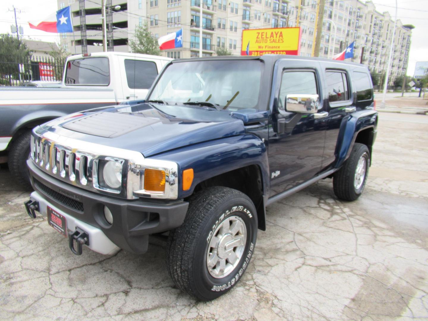 2008 Blue /Black Hummer H3 Base (5GTEN13E288) with an 3.7L L5 DOHC 20V engine, Automatic transmission, located at 1511 North Shepherd Dr., Houston, TX, 77008, (281) 657-1221, 29.798361, -95.412560 - 2008 HUMMER H3 VIN: 5GTEN13E288181466 5 G T E N 1 3 E 2 8 8 1 8 1 4 6 6 4 DOOR WAGON/SPORT UTILITY 3.7L I5 F DOHC GASOLINE ALL WHEEL DRIVE - Photo#20