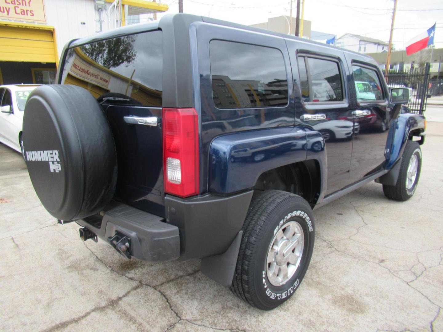 2008 Blue /Black Hummer H3 Base (5GTEN13E288) with an 3.7L L5 DOHC 20V engine, Automatic transmission, located at 1511 North Shepherd Dr., Houston, TX, 77008, (281) 657-1221, 29.798361, -95.412560 - 2008 HUMMER H3 VIN: 5GTEN13E288181466 5 G T E N 1 3 E 2 8 8 1 8 1 4 6 6 4 DOOR WAGON/SPORT UTILITY 3.7L I5 F DOHC GASOLINE ALL WHEEL DRIVE - Photo#24